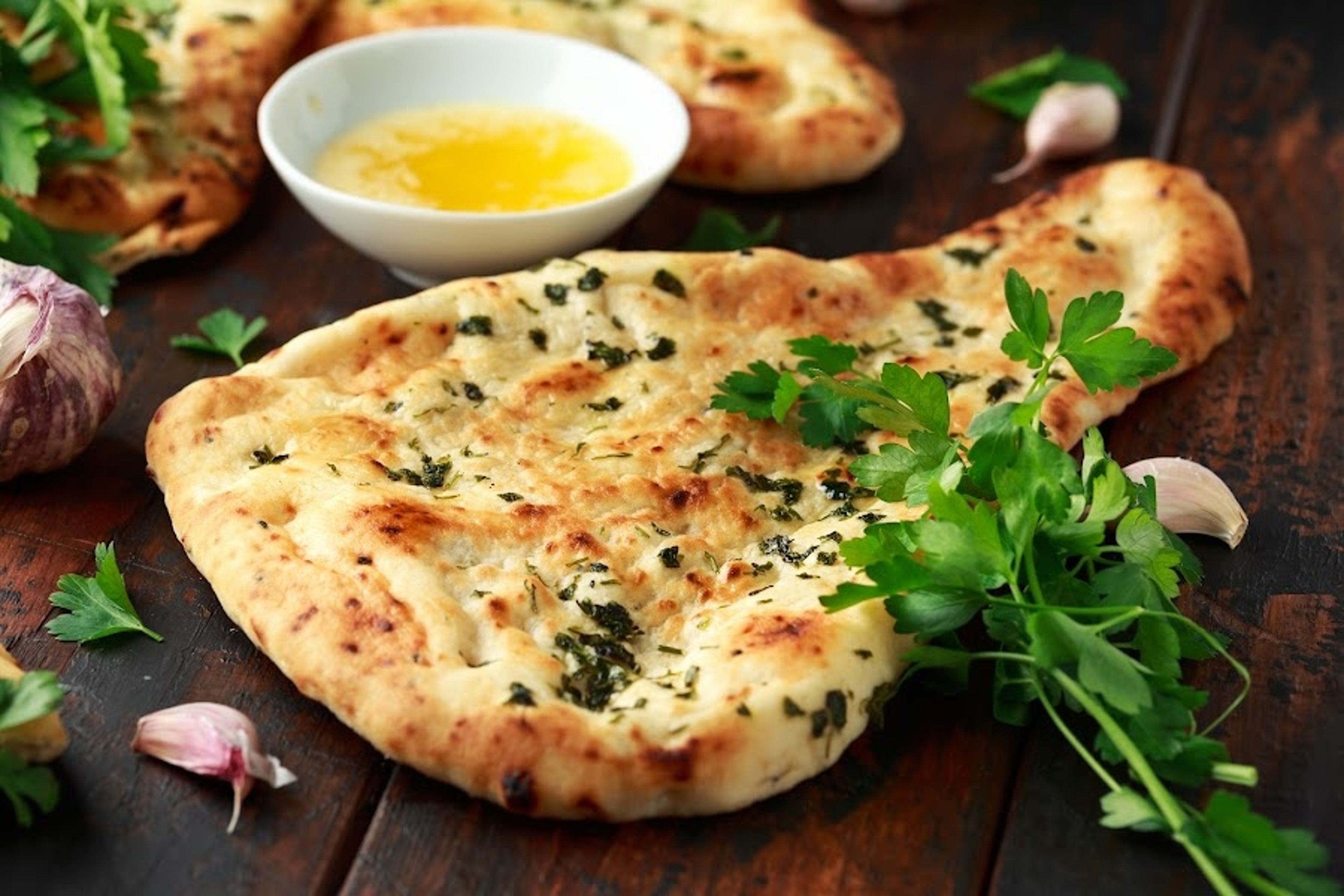 GARLIC NAAN.