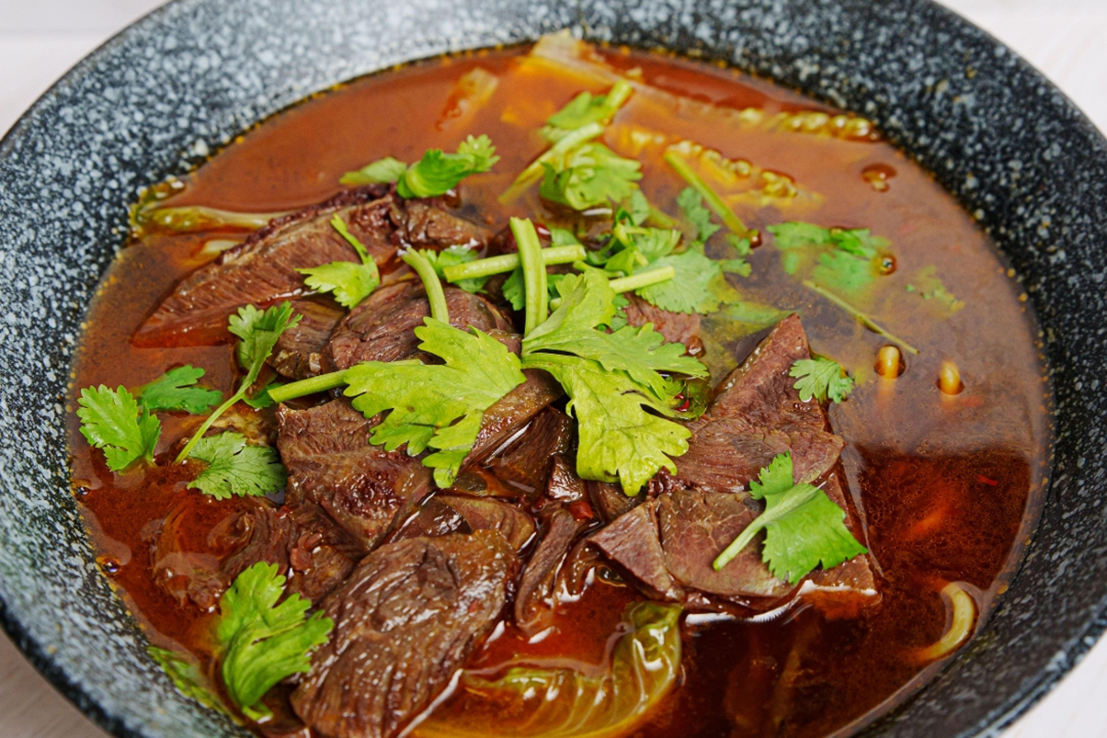 Beef Shank Egg Noodle Soup (dark broth) 牛腱汤面.
