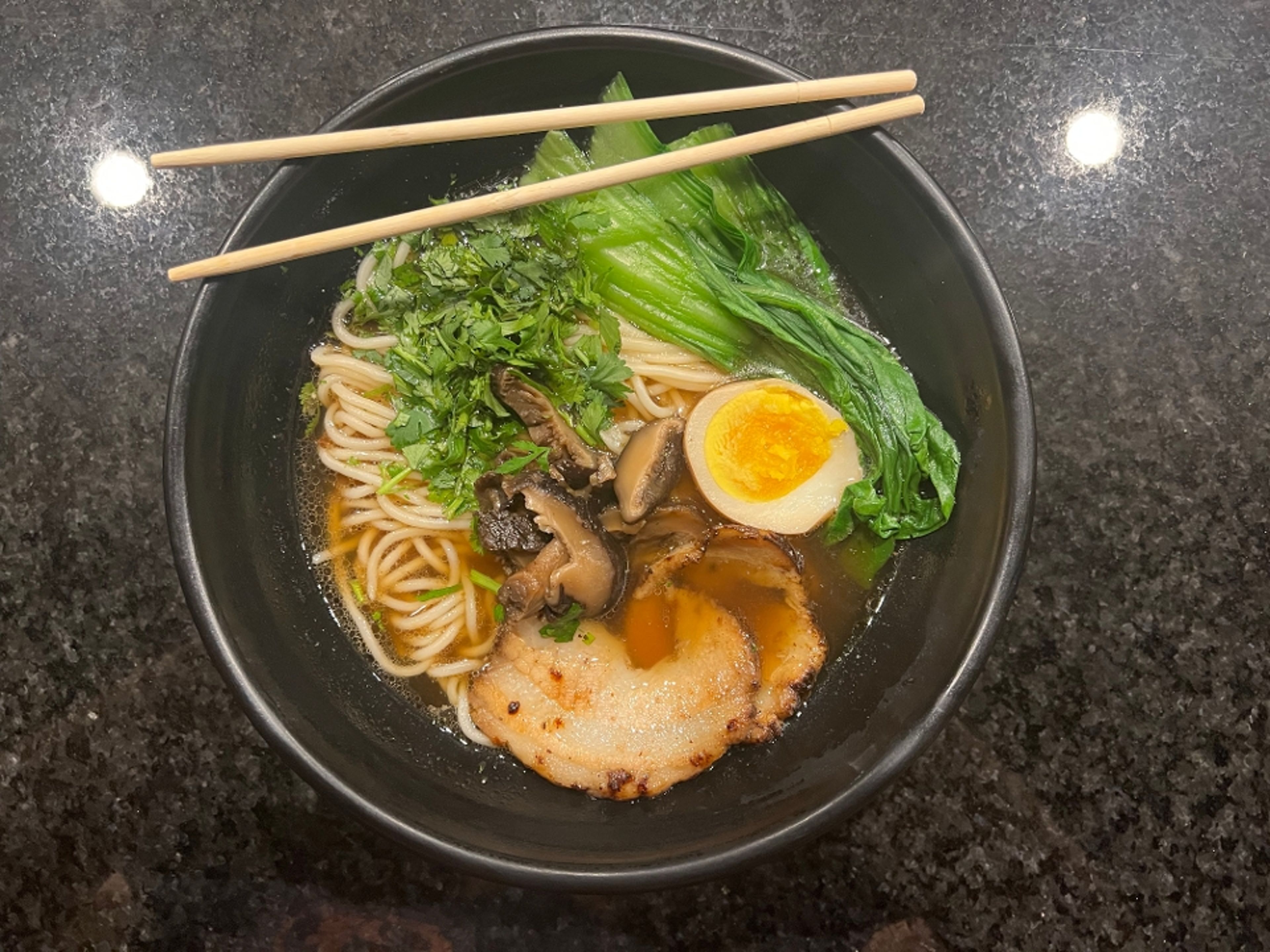 Shoyu Ramen Soup*🐔酱油鸡汤面.