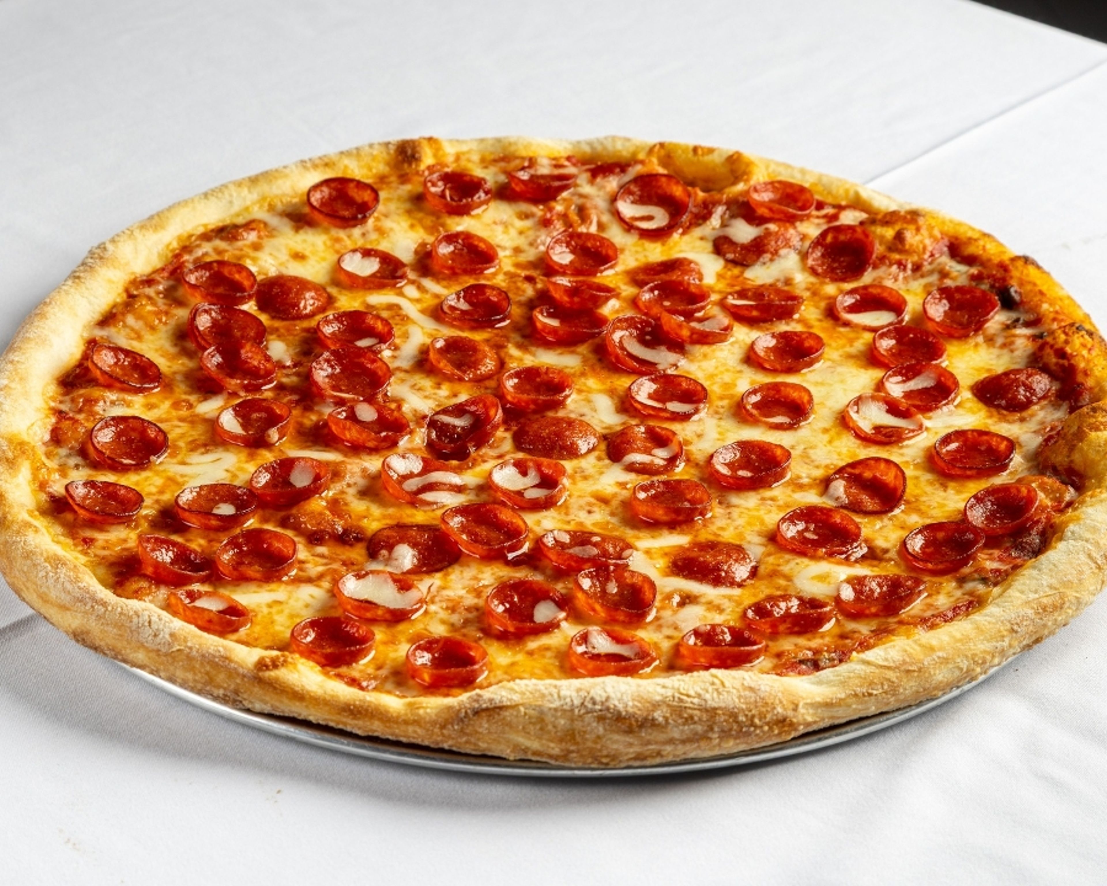 Medium Pepperoni Lovers (16").