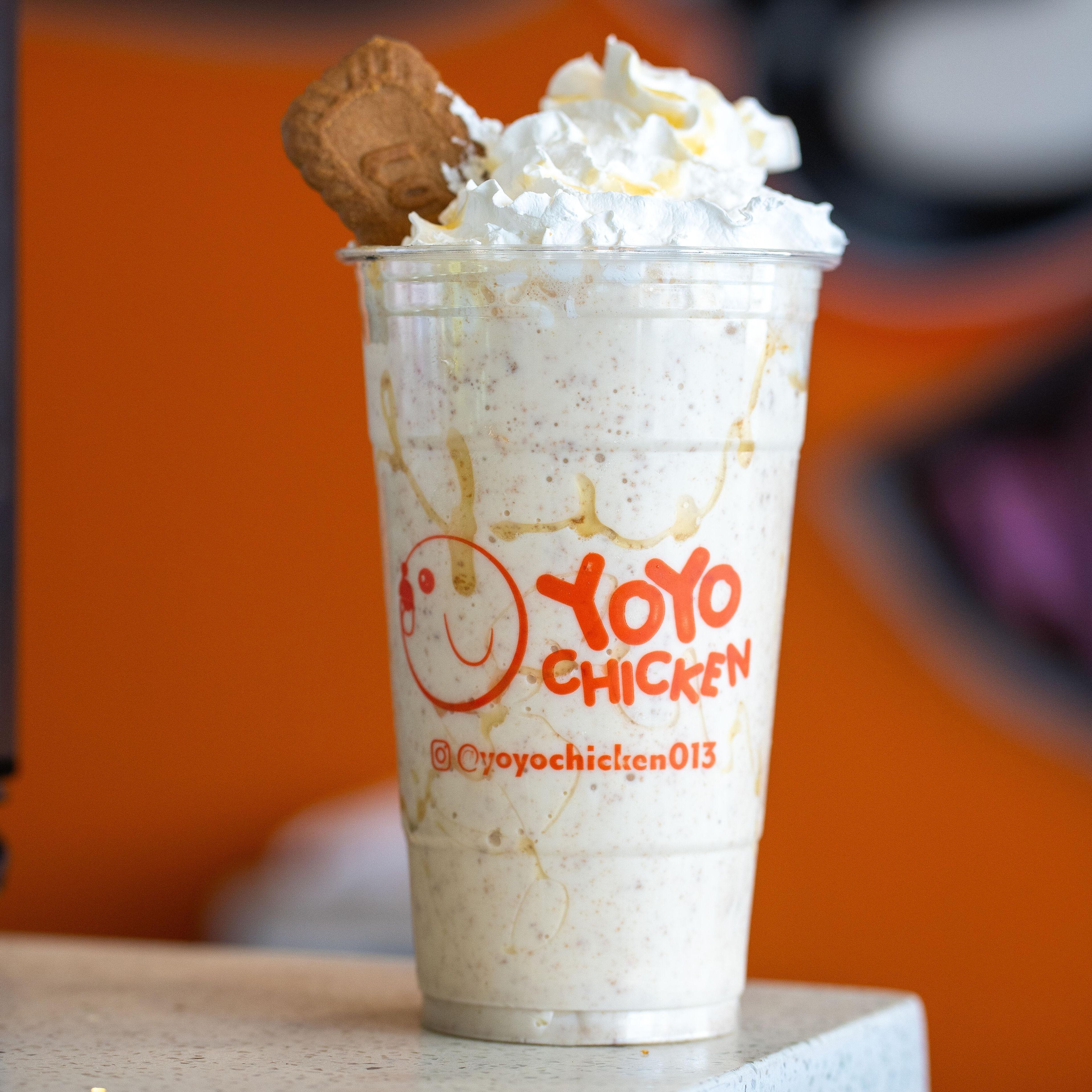 Lotus Biscuit Milkshake Medium.