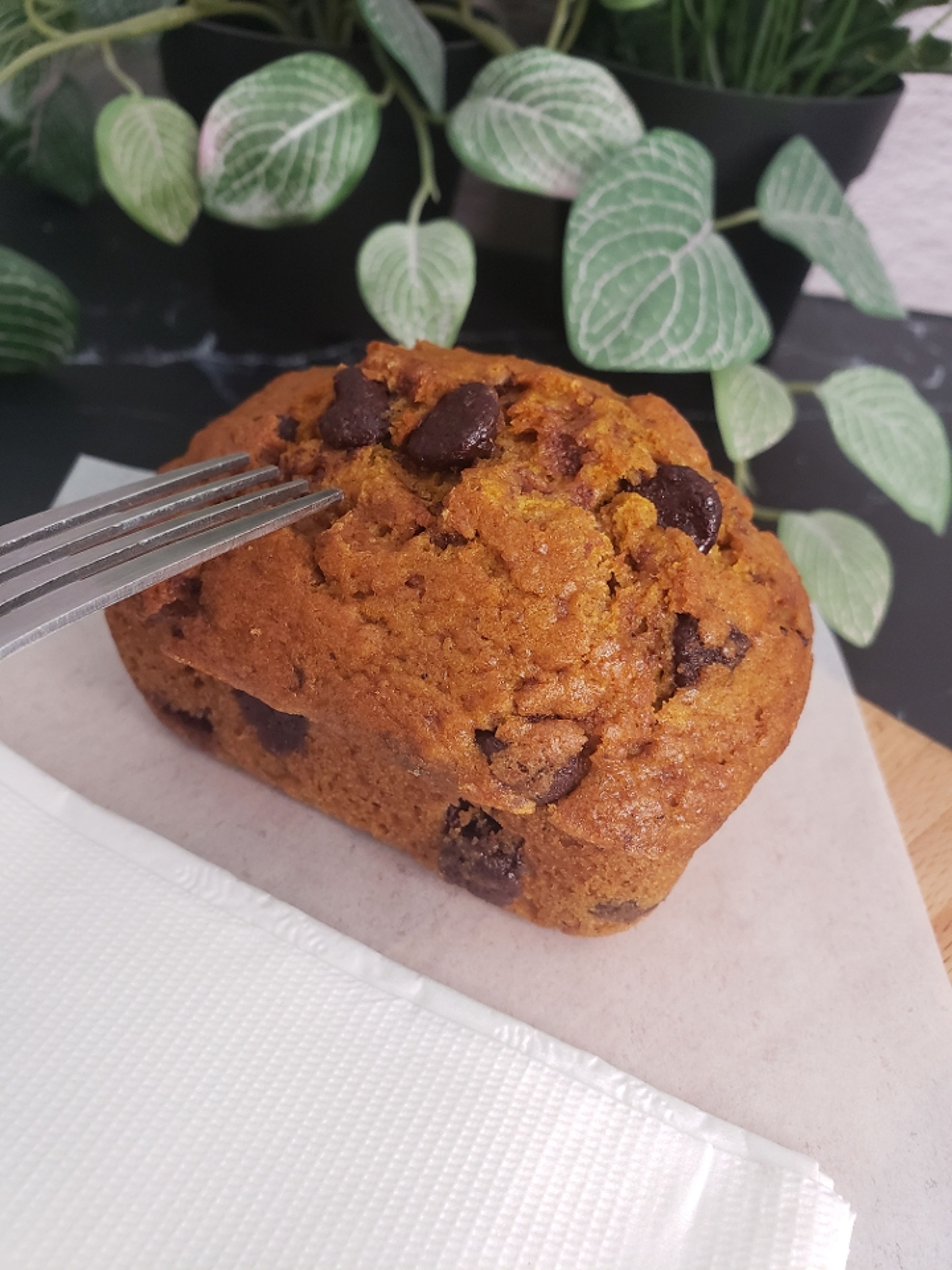 Jumbo Muffin - Pumpkin Chocolate Chip.