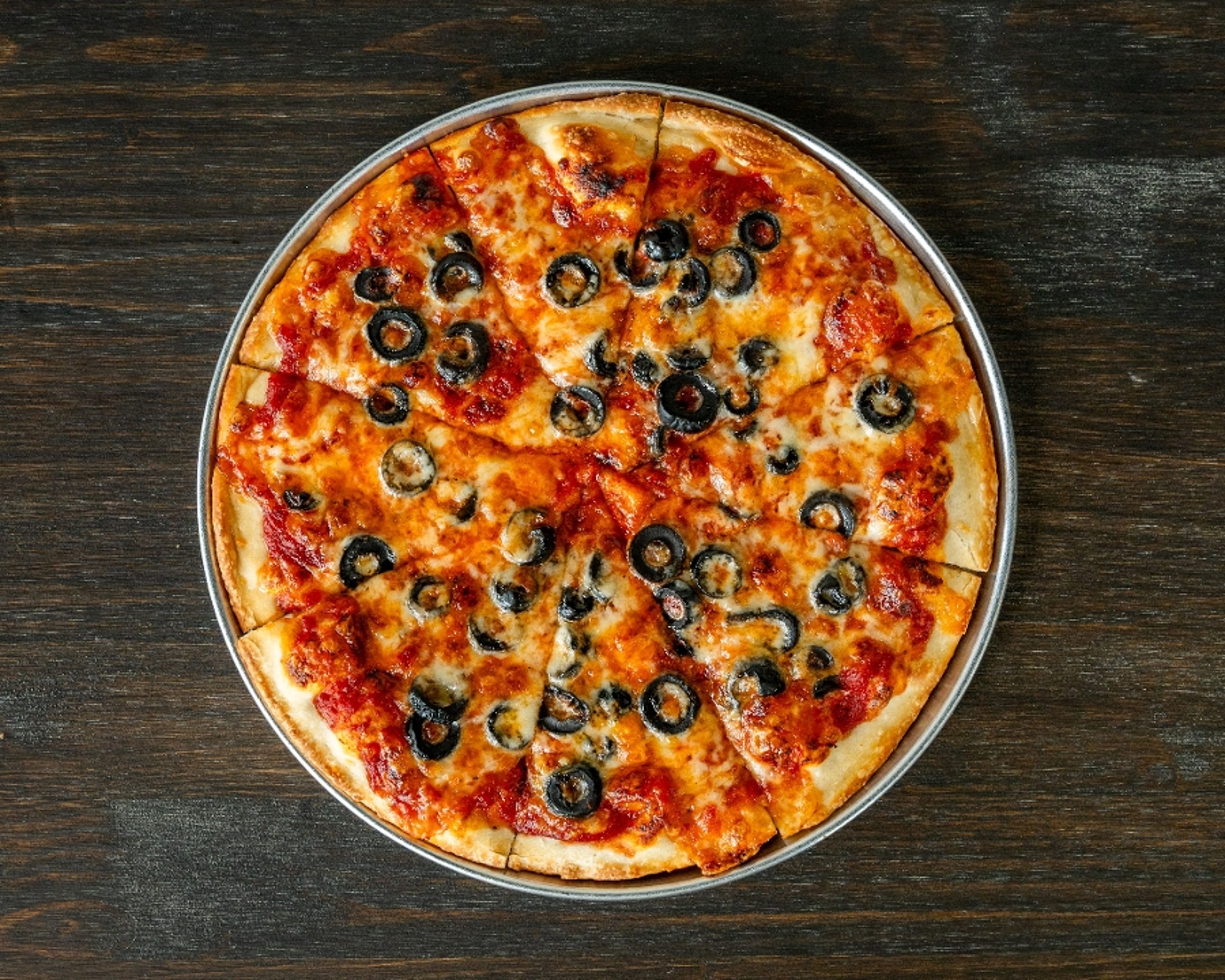 Olive 14 Inch Lg Pizza.