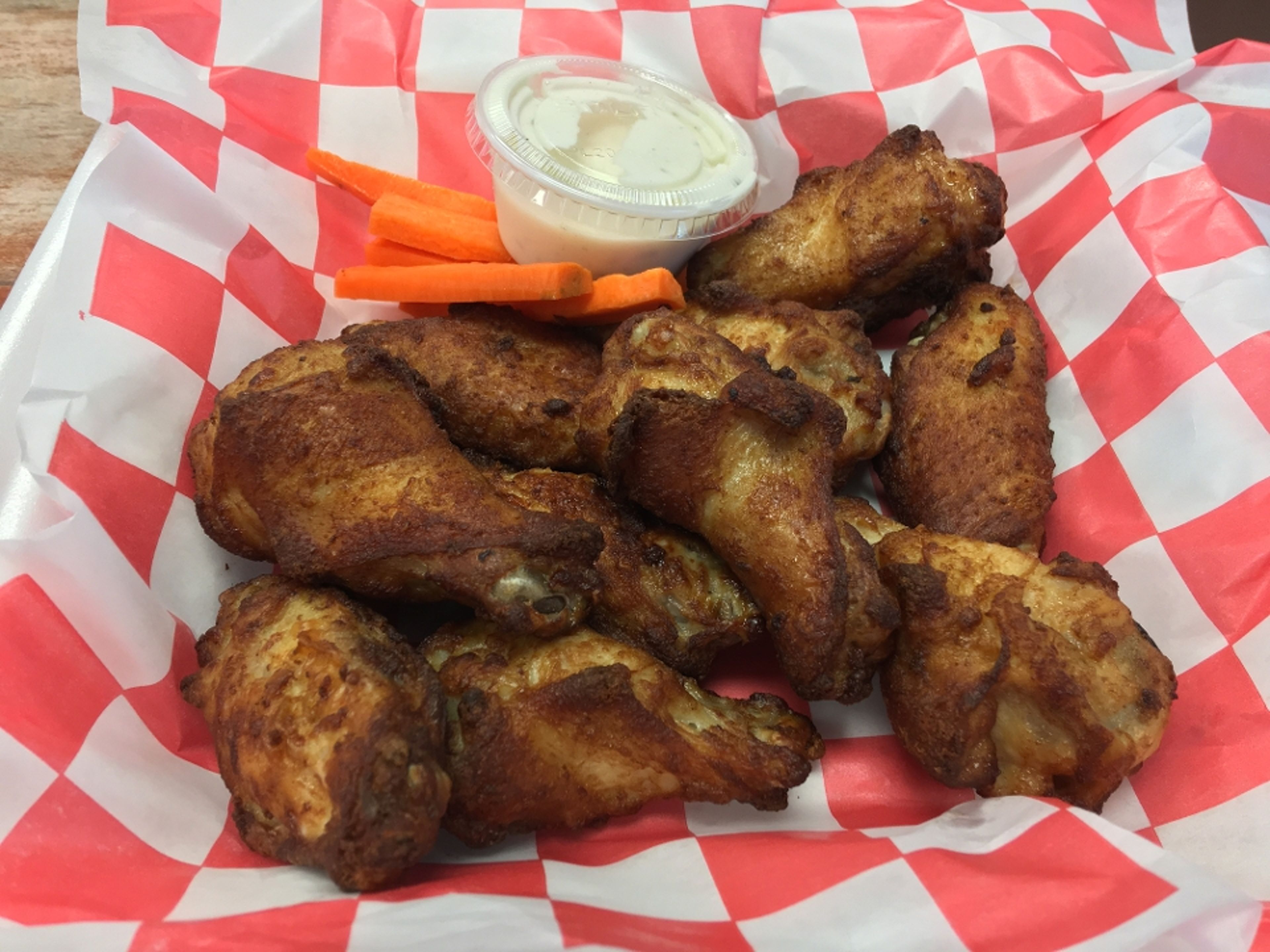 WINGS Plain (no sauce).