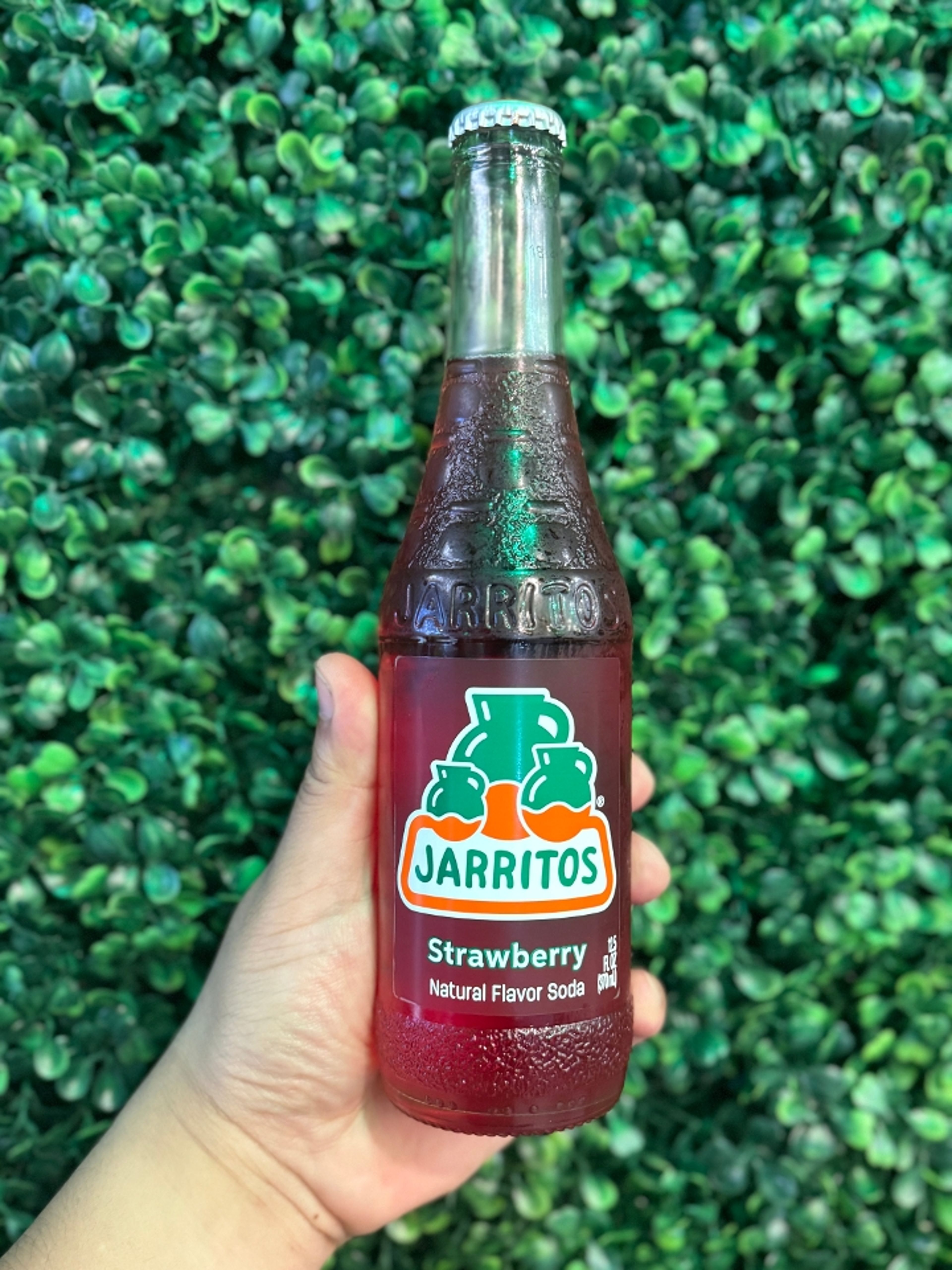 Jarritos (Strawberry).