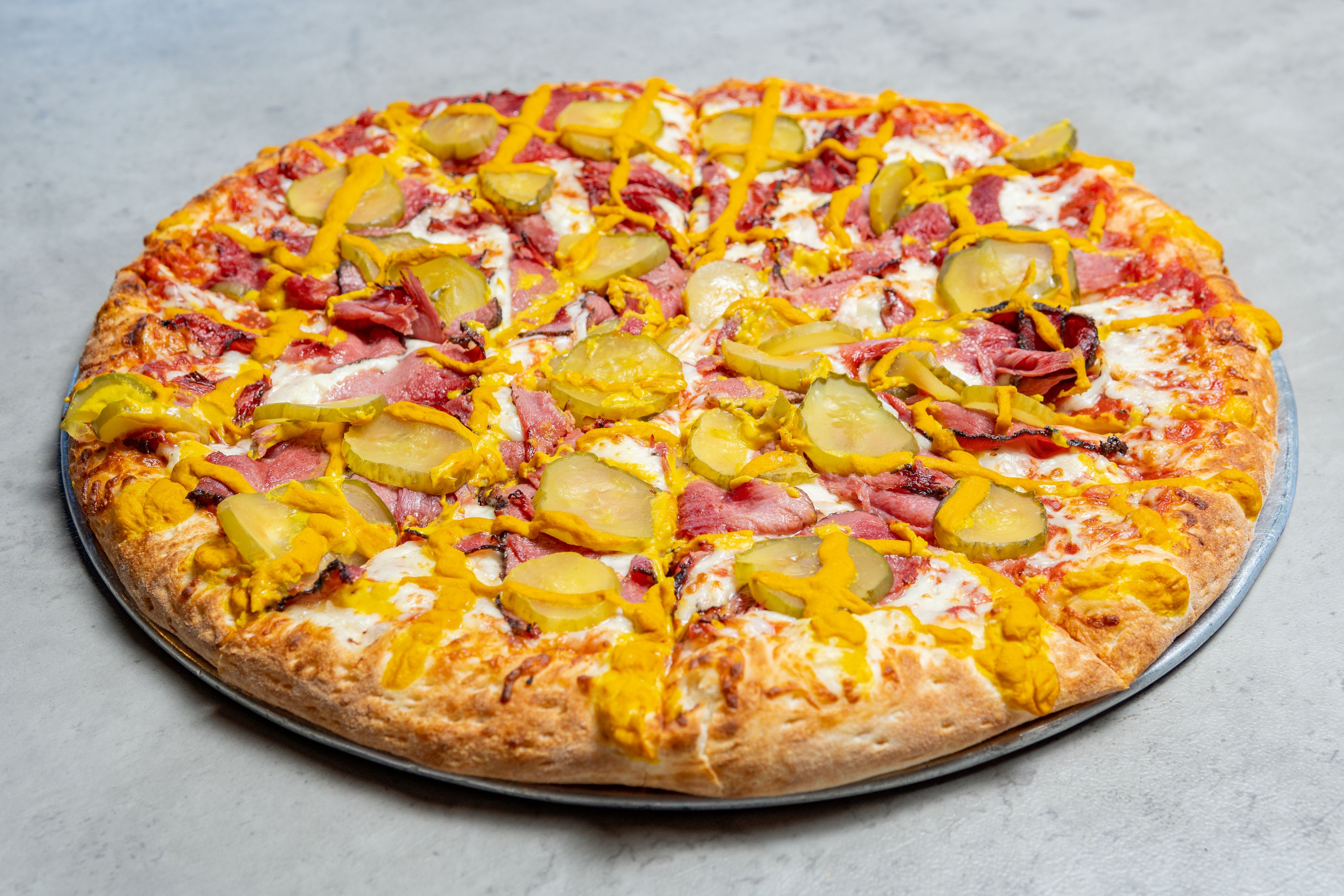 PIZZA- THE PASTRAMI 18".