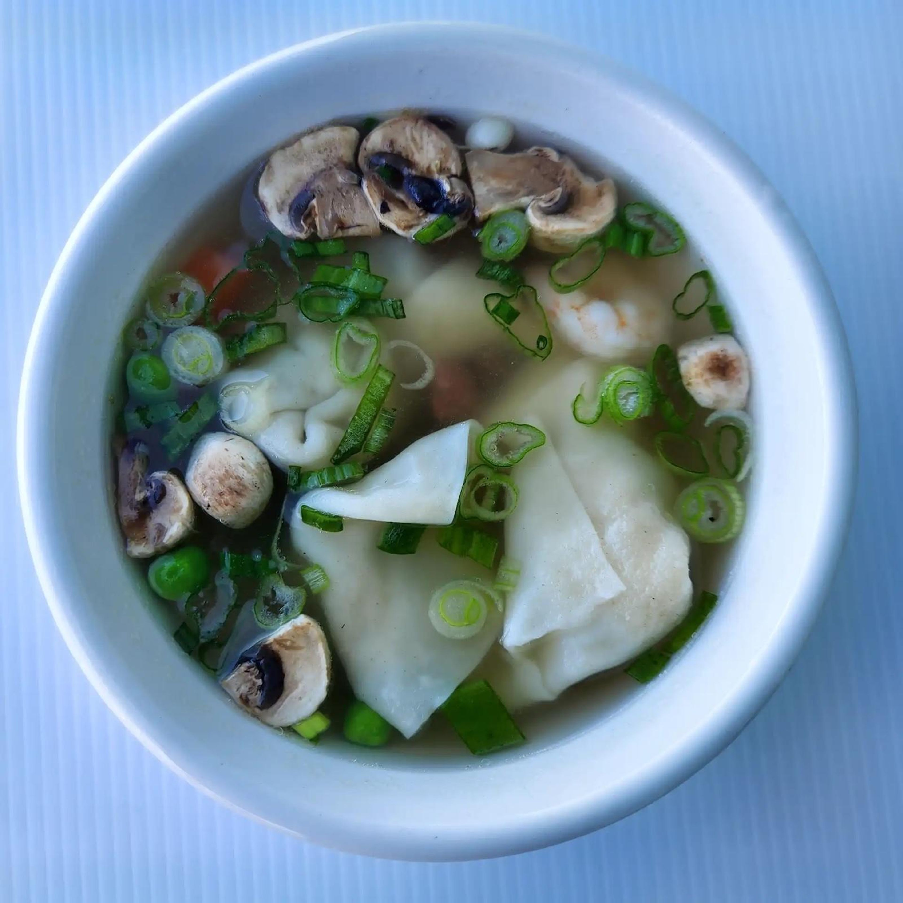 Medium Wonton Soup.