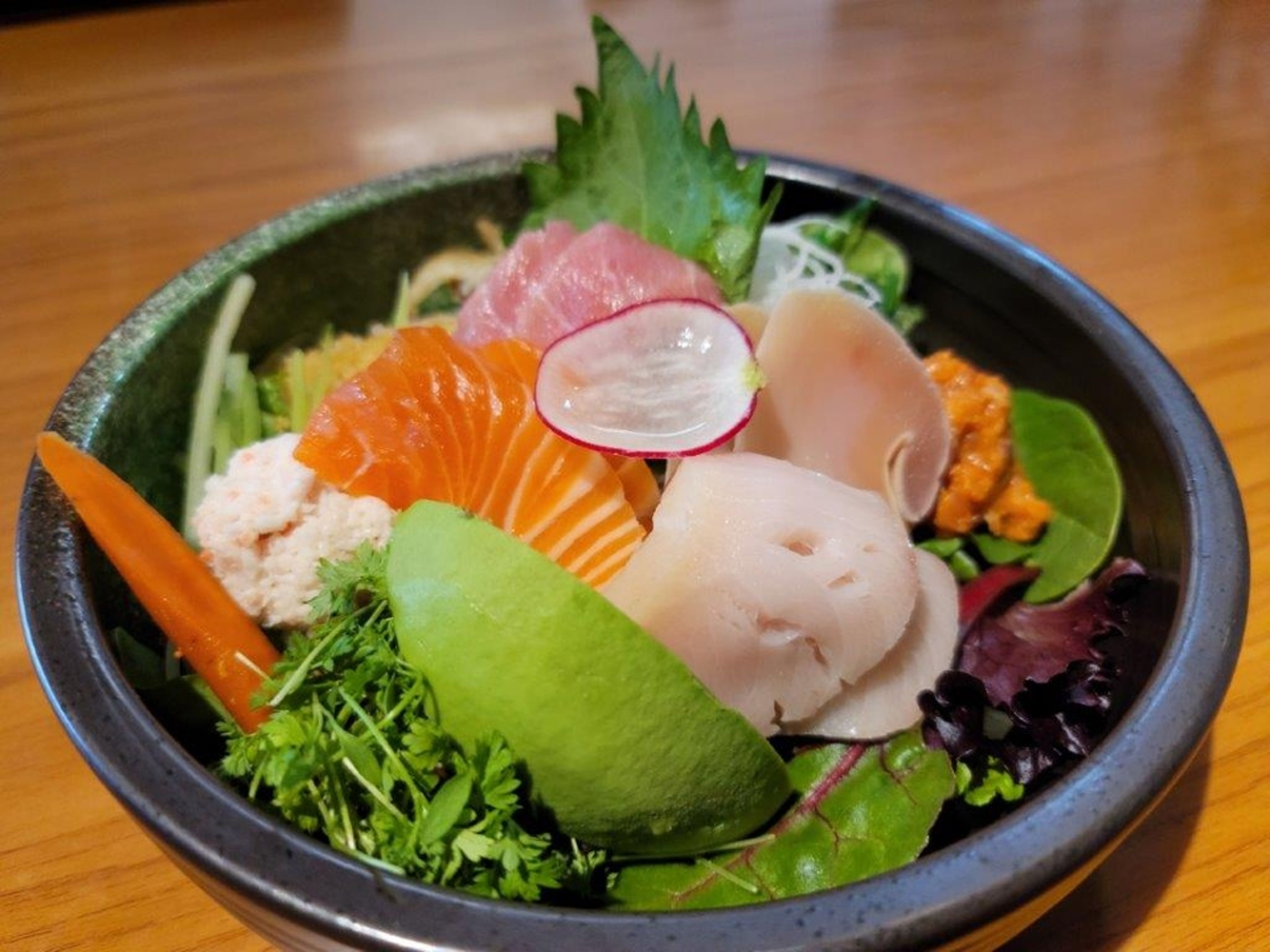 VG5-SASHIMI SALAD