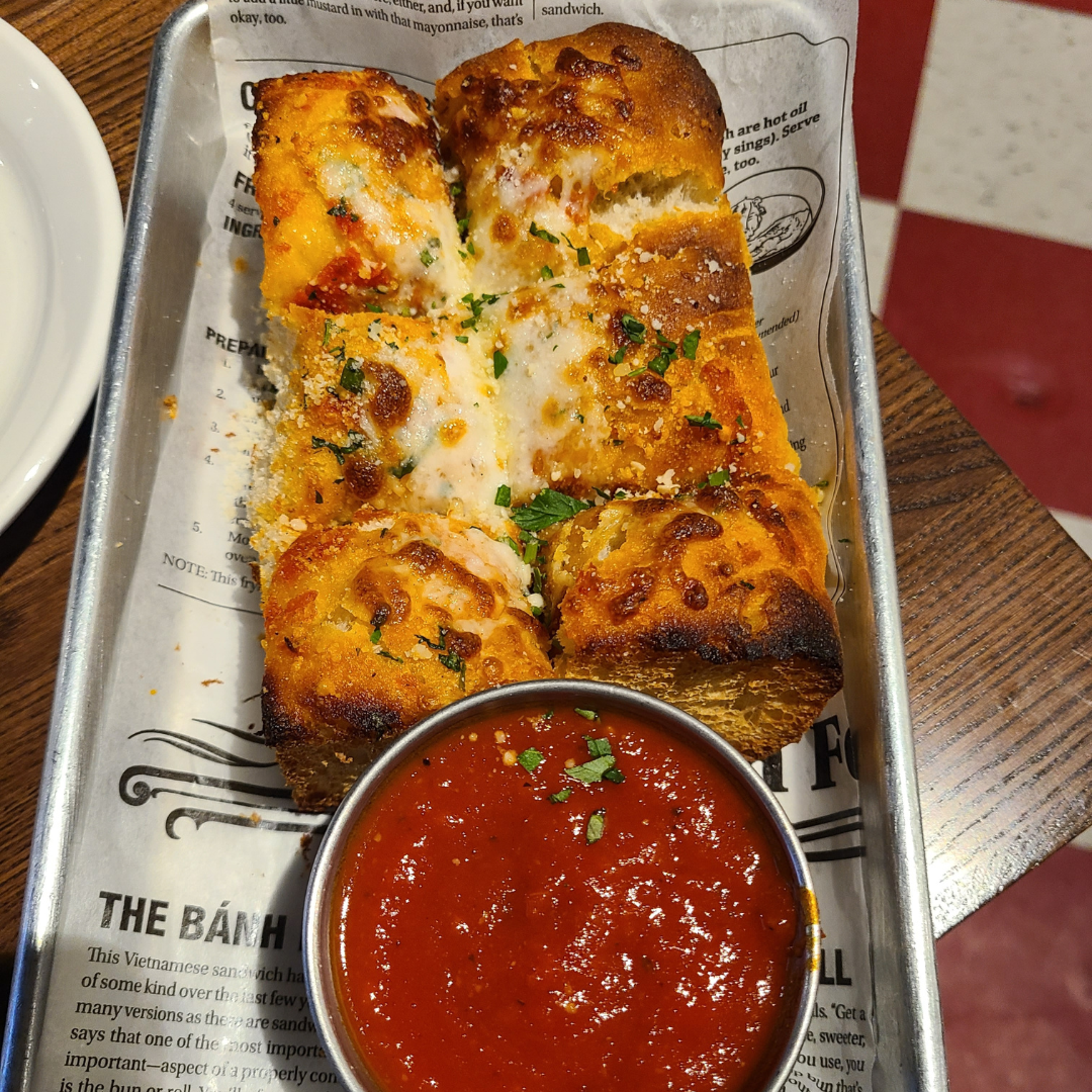KICK-ASS GARLIC BREAD.