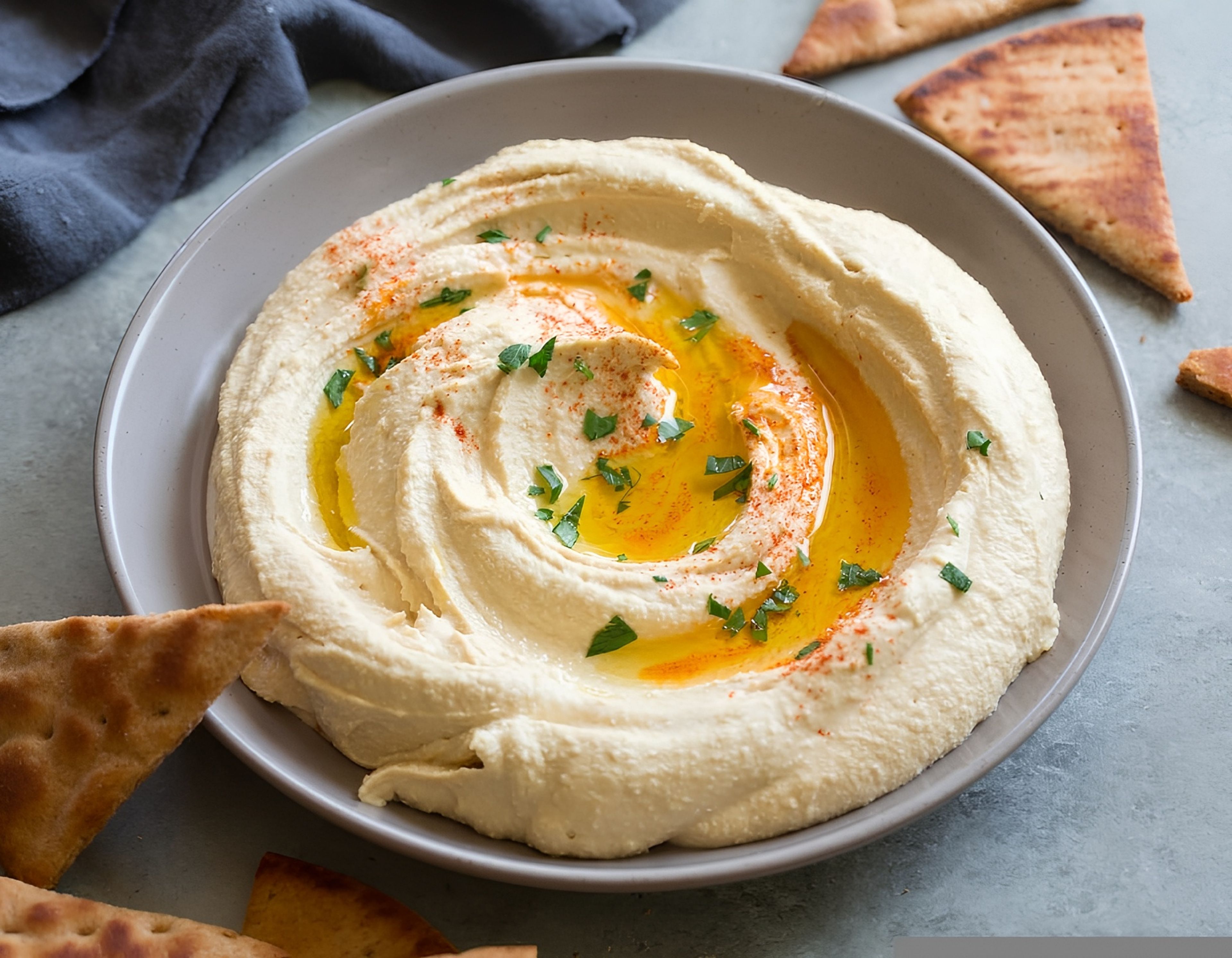 LARGE HUMMUS & PITA BREAD