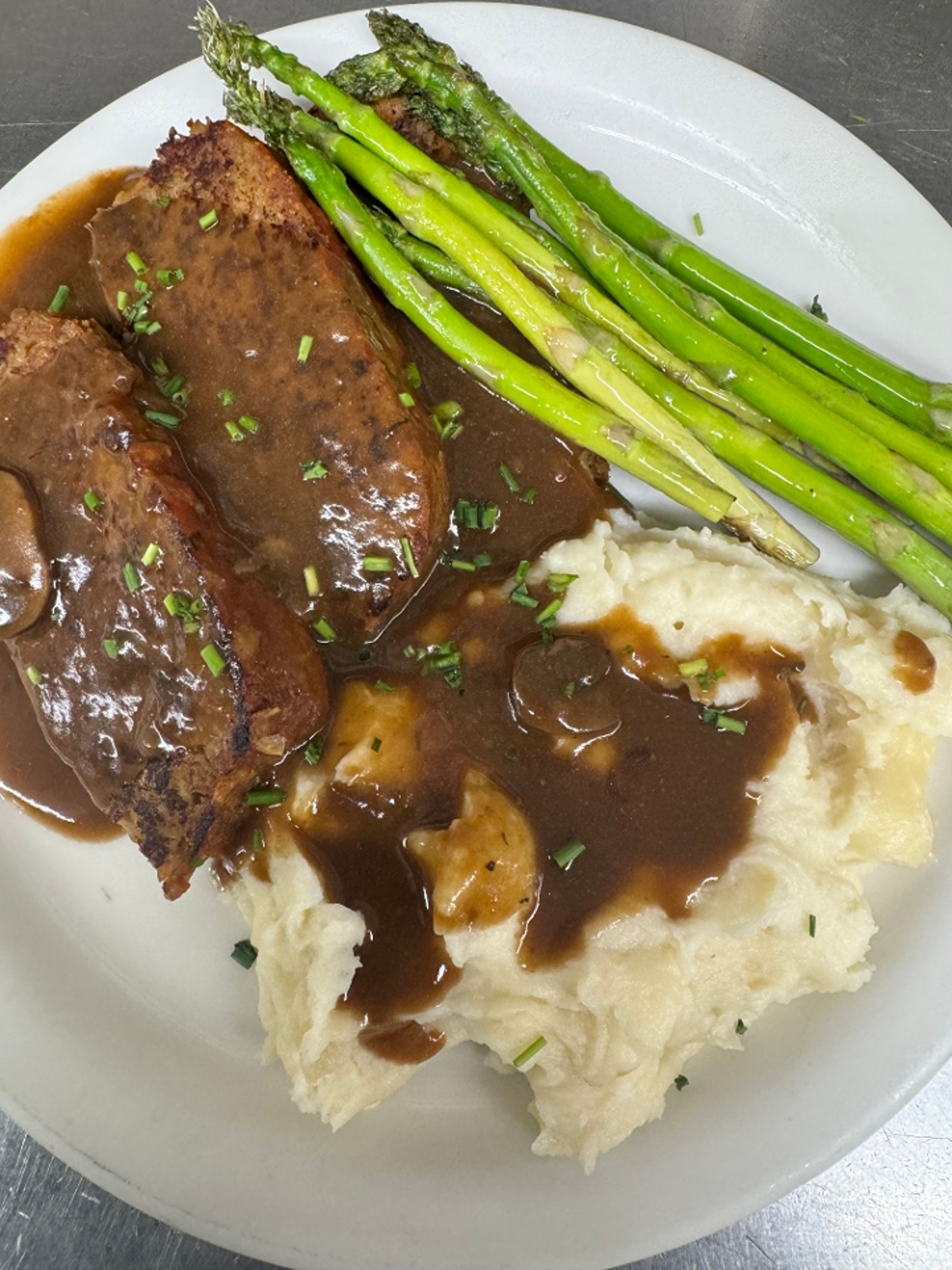 Meatloaf w/mushroom gravy.