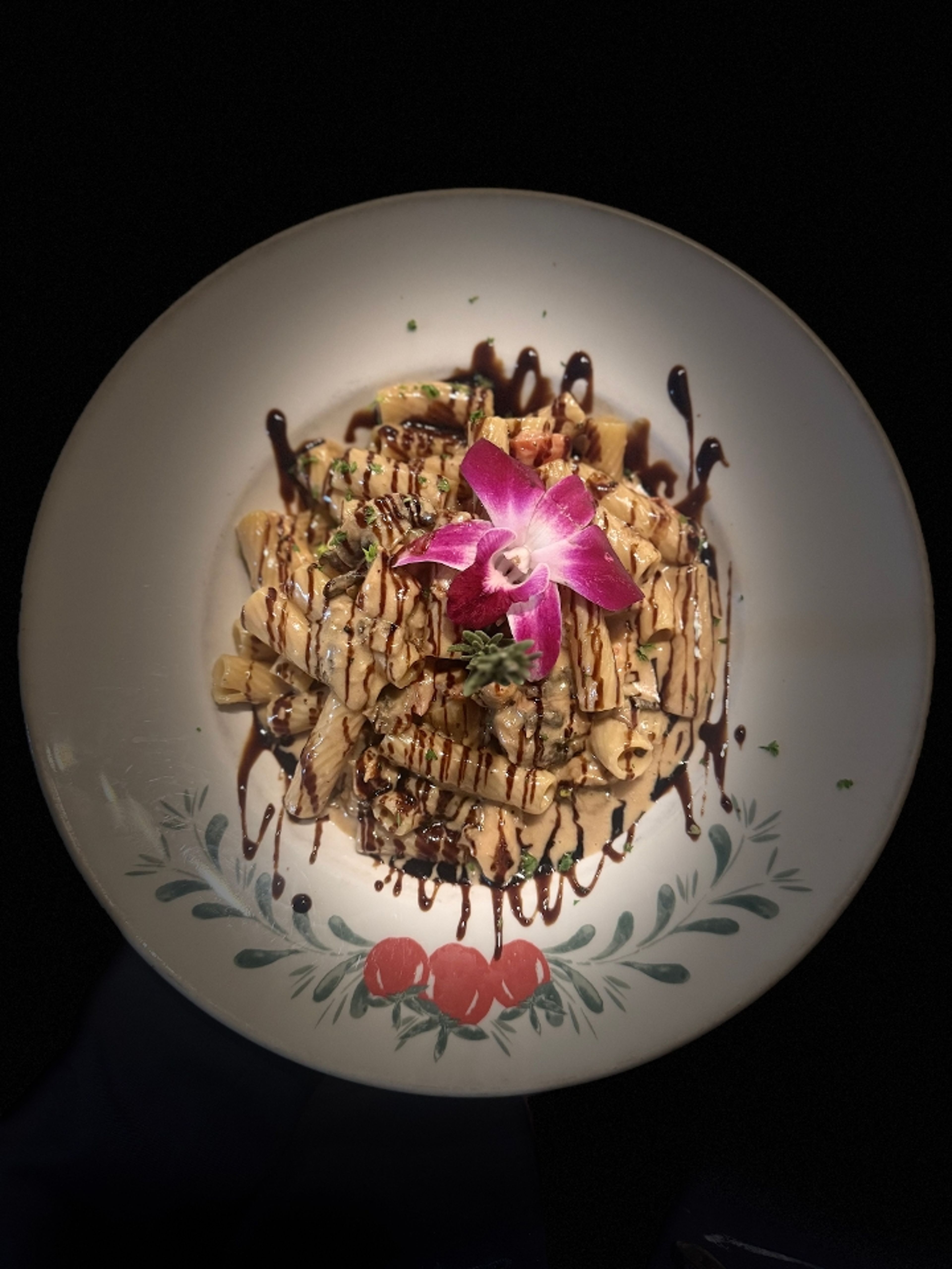 Rigatoni con Petite di Pollo.