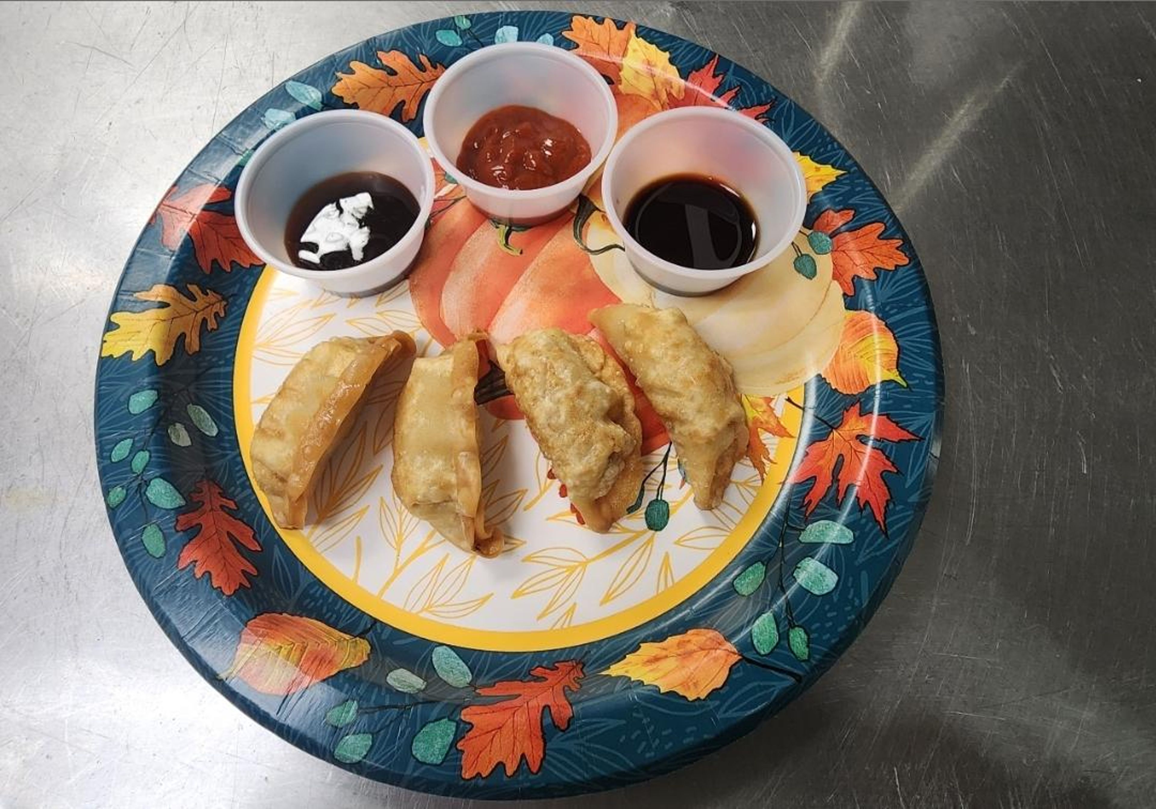 8 CHICKEN POTSTICKERS.