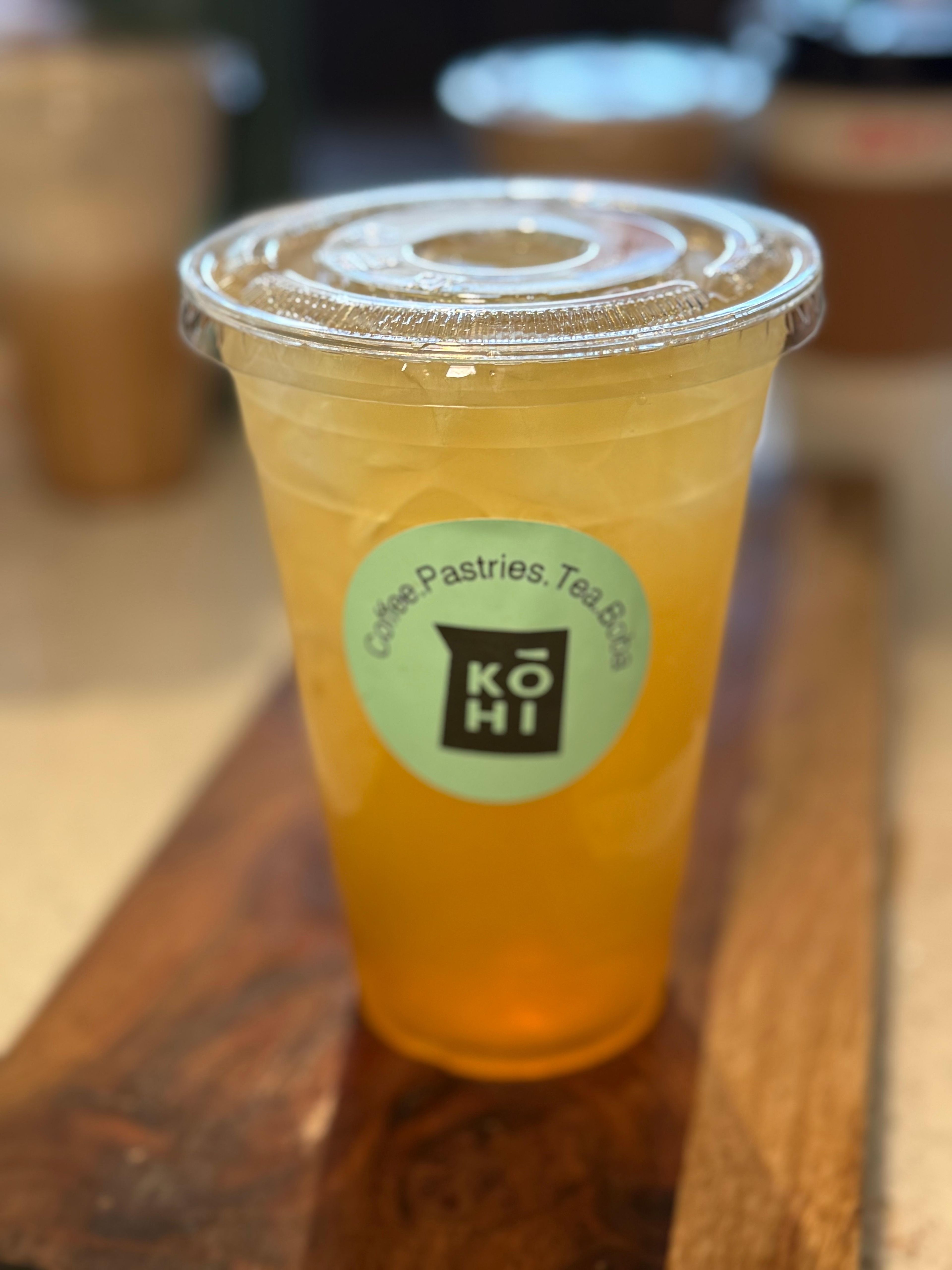 ICE PEACH GREEN TEA.