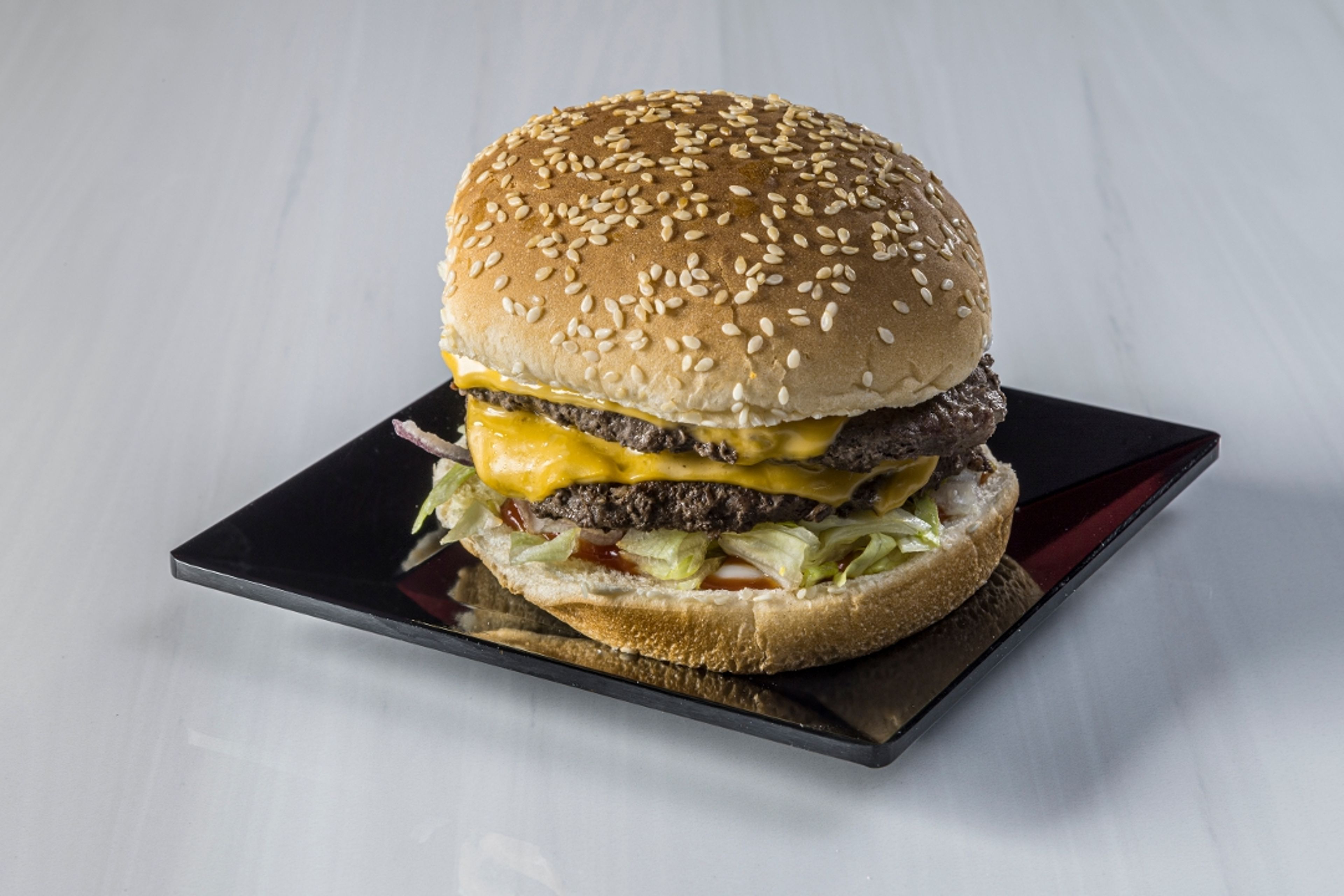 Double Cheese Burger.