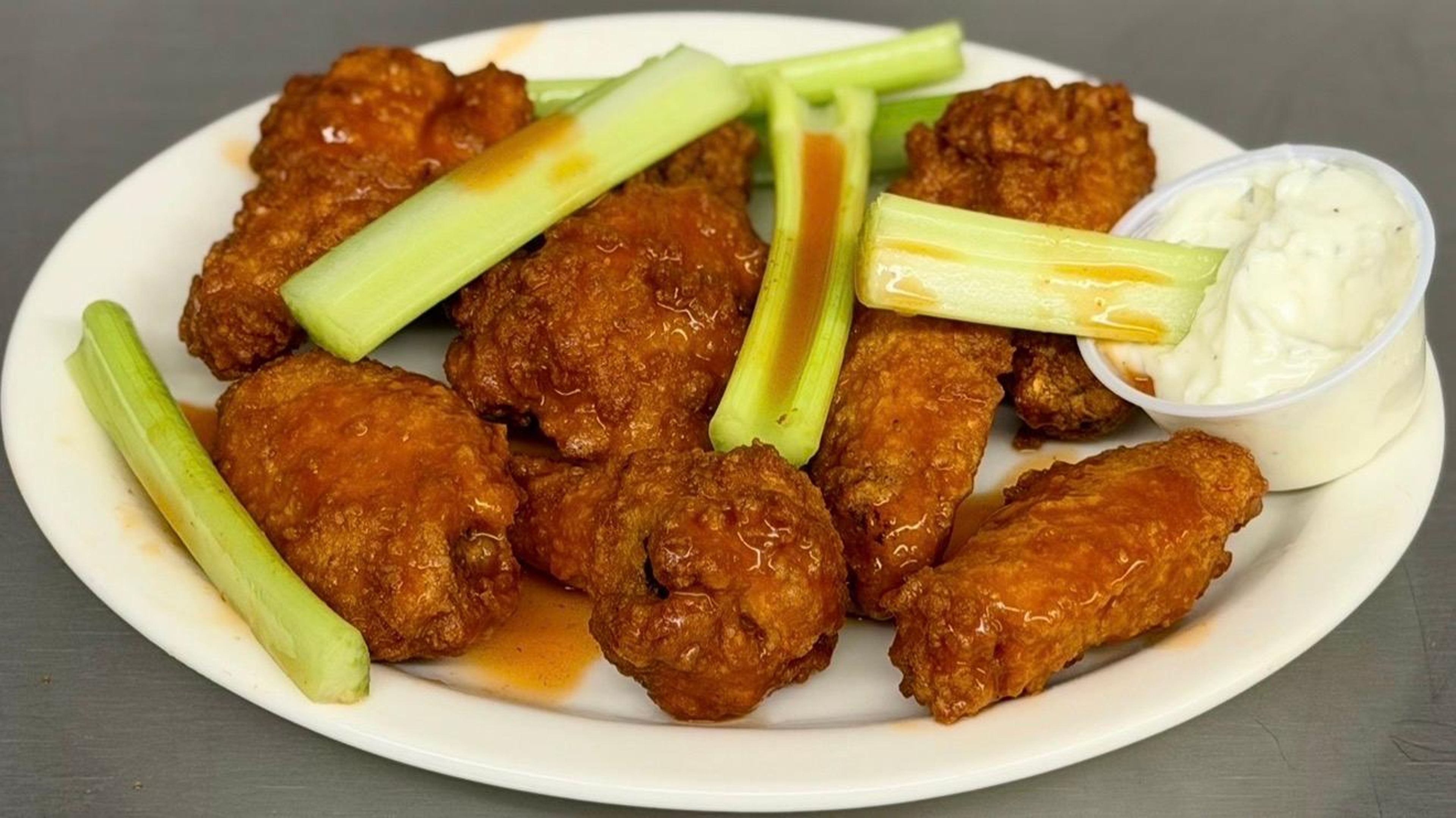 Buffalo Wings (in Buffalo Sauce).