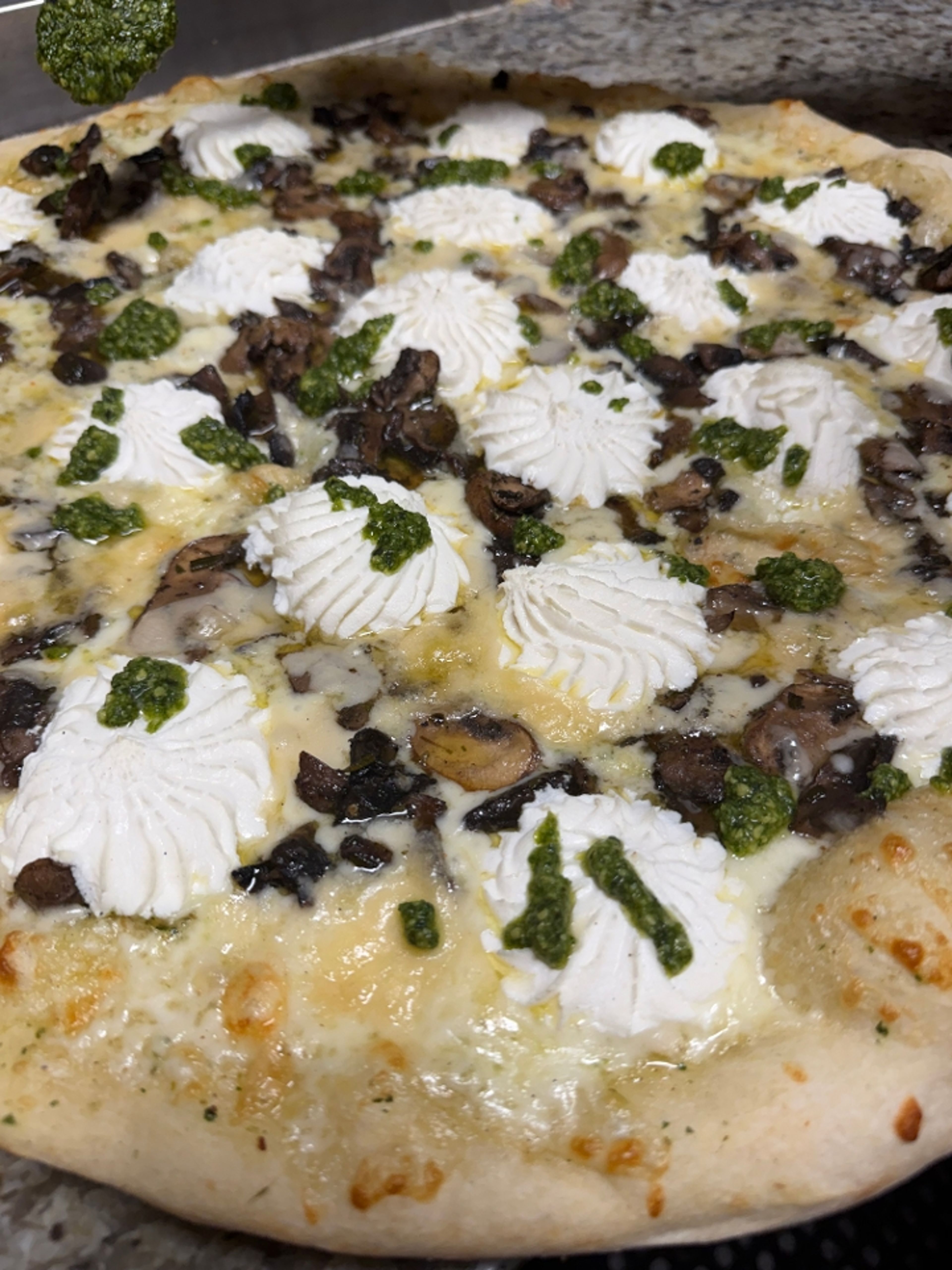 20" 4 Cheese and Mushroom.