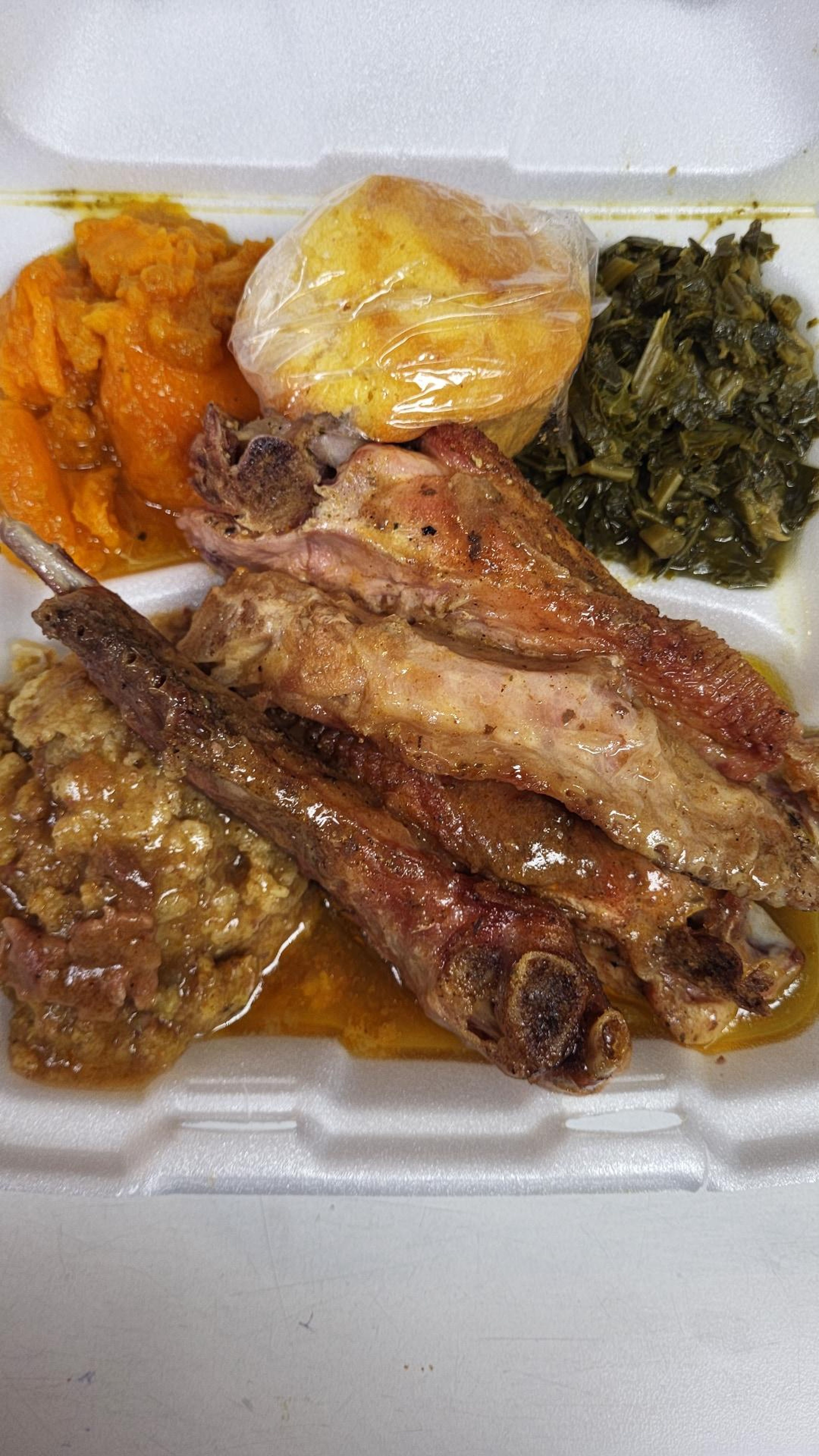 2 pc Turkey Wing Dinner.