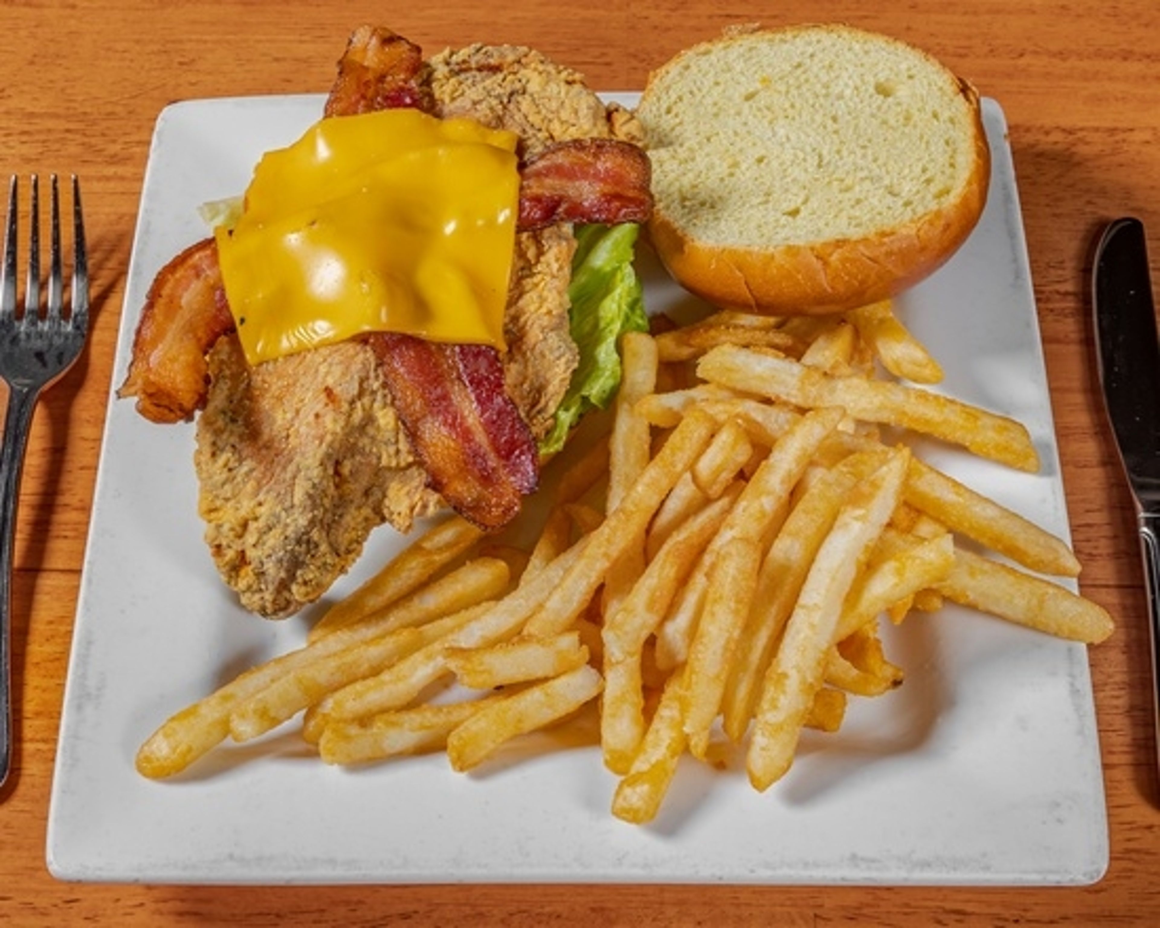 SOUTHERN FRIED CHICKEN SANDWICH.