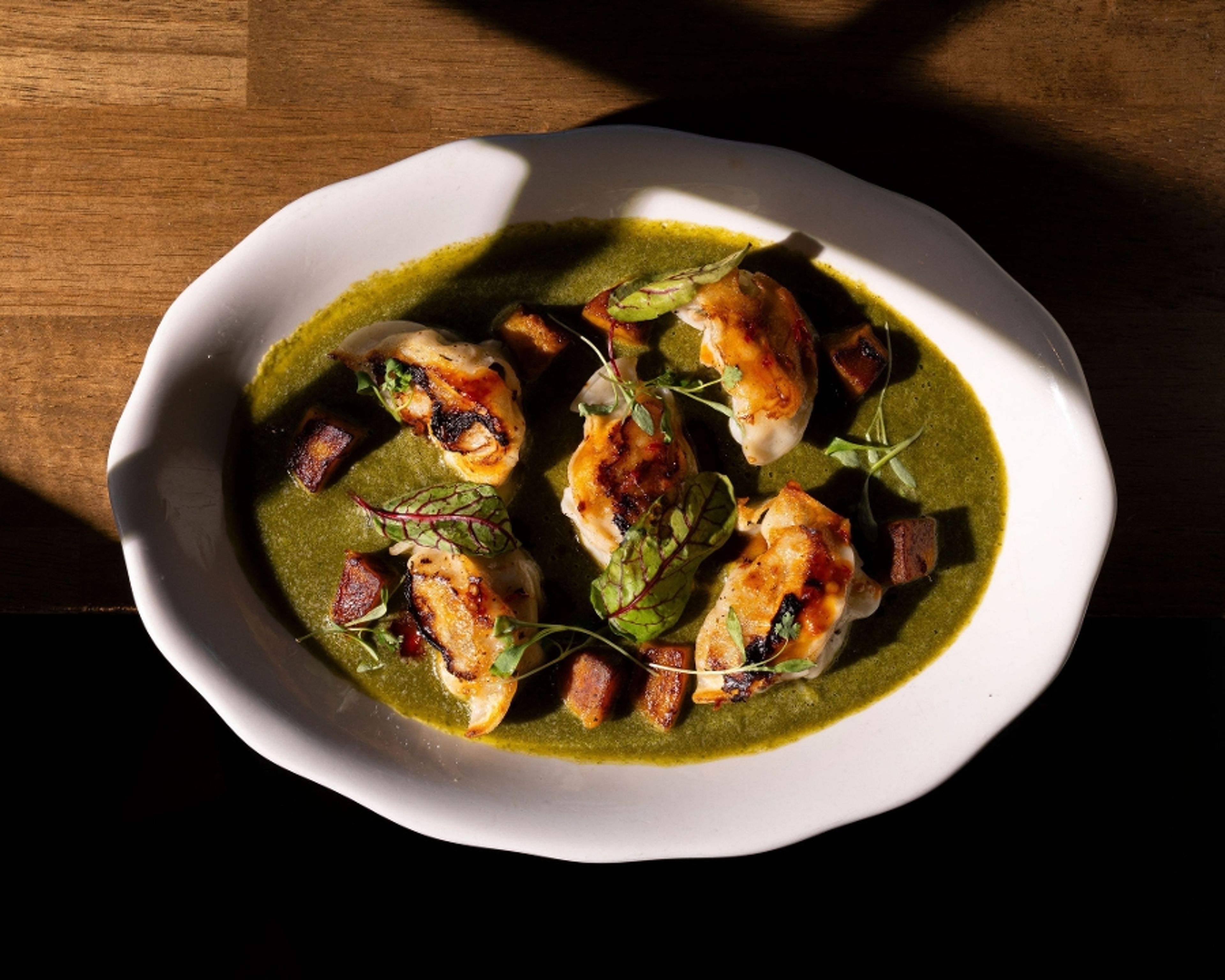 Duck Gyoza Curry Verde.