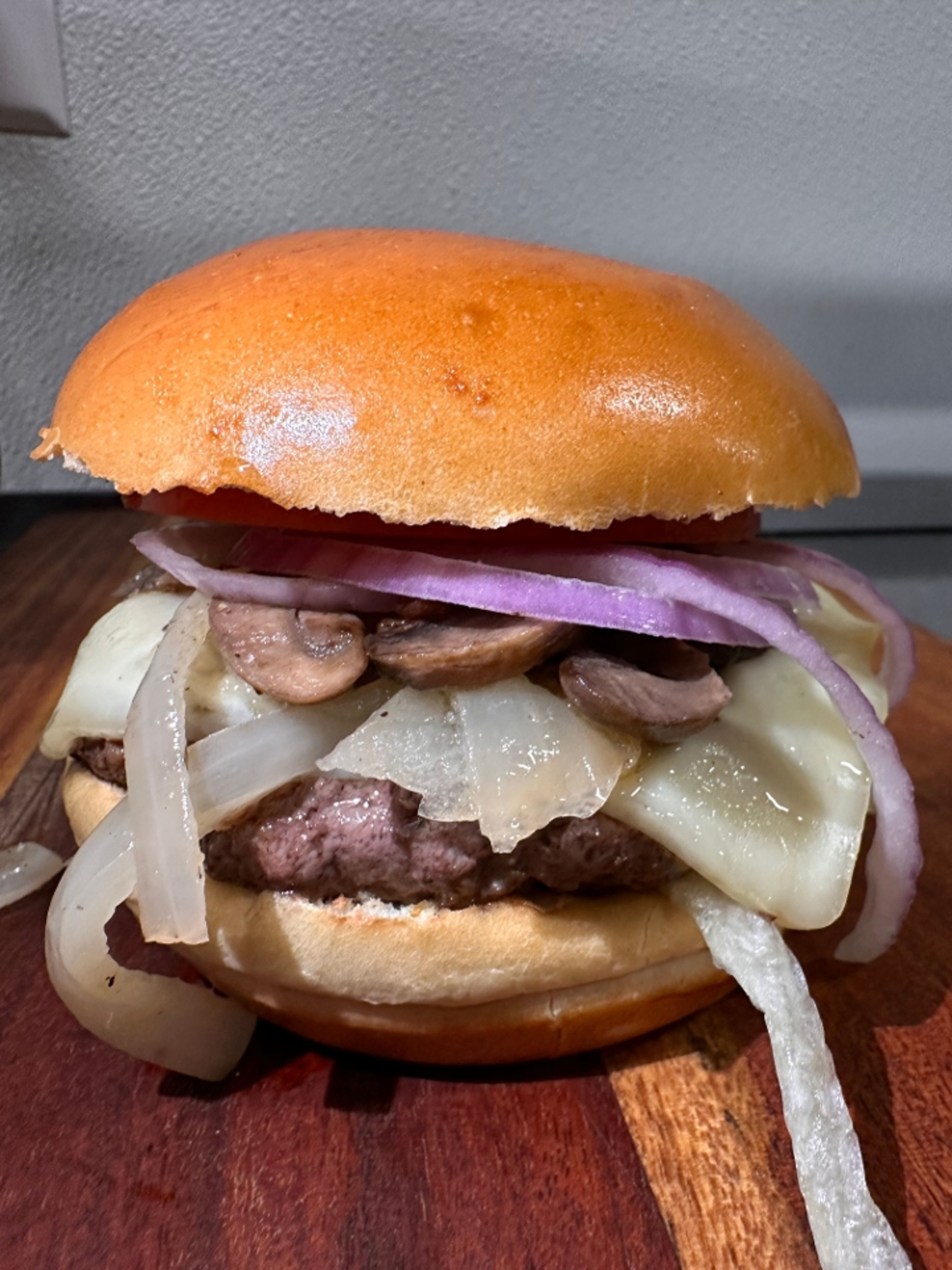 MUSHROOM SWISS BURGER.