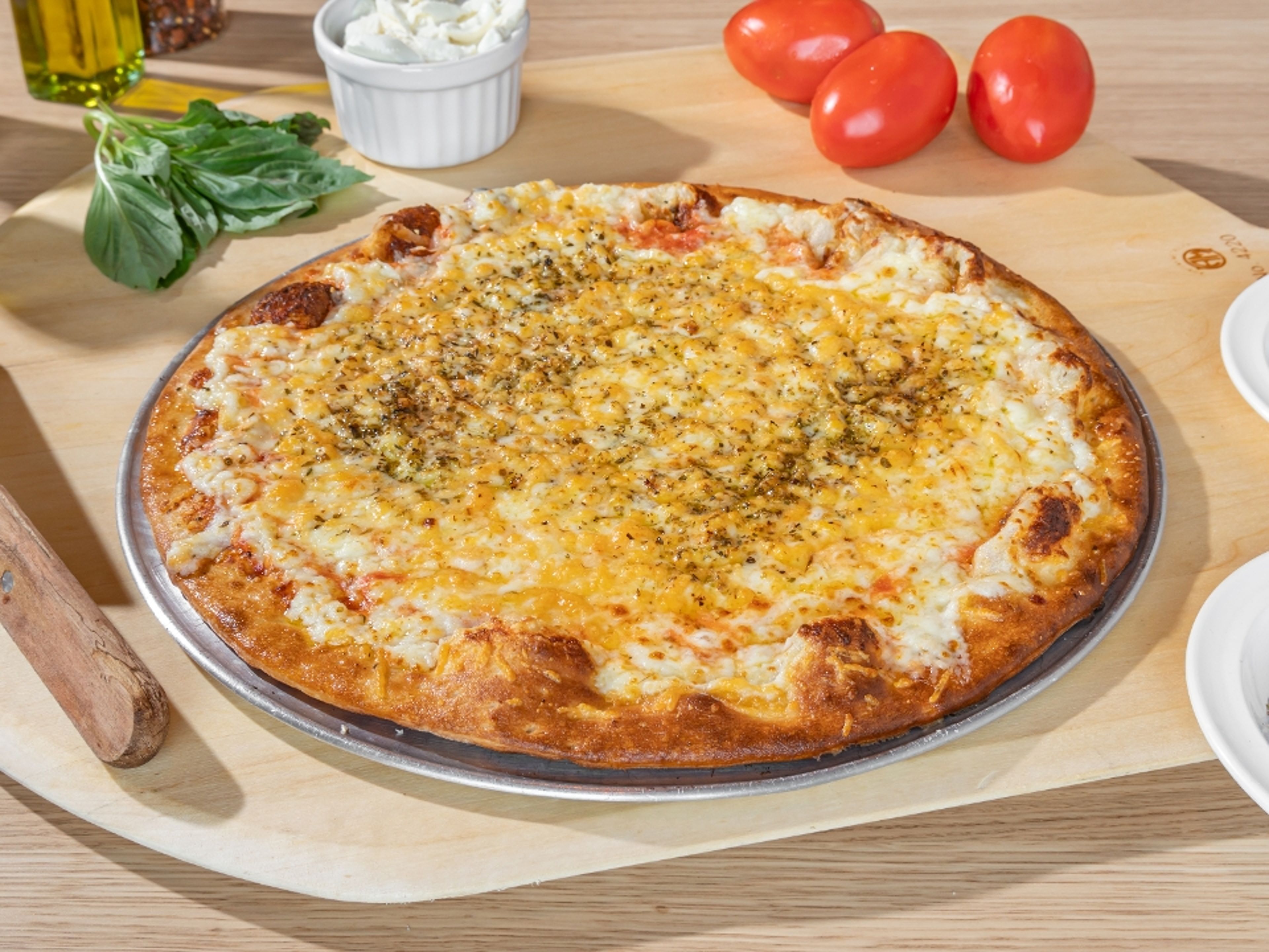 4 Cheese (w/ Catupiry) Pizza.