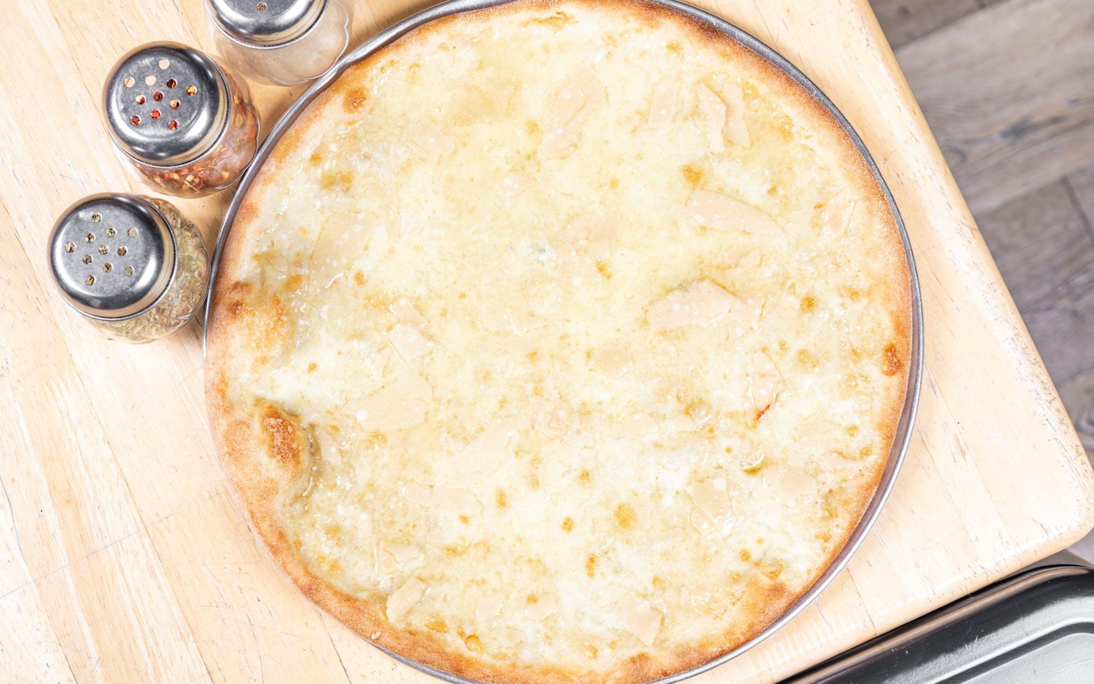 Quattro Formaggi Pizza Rotonda 12”.