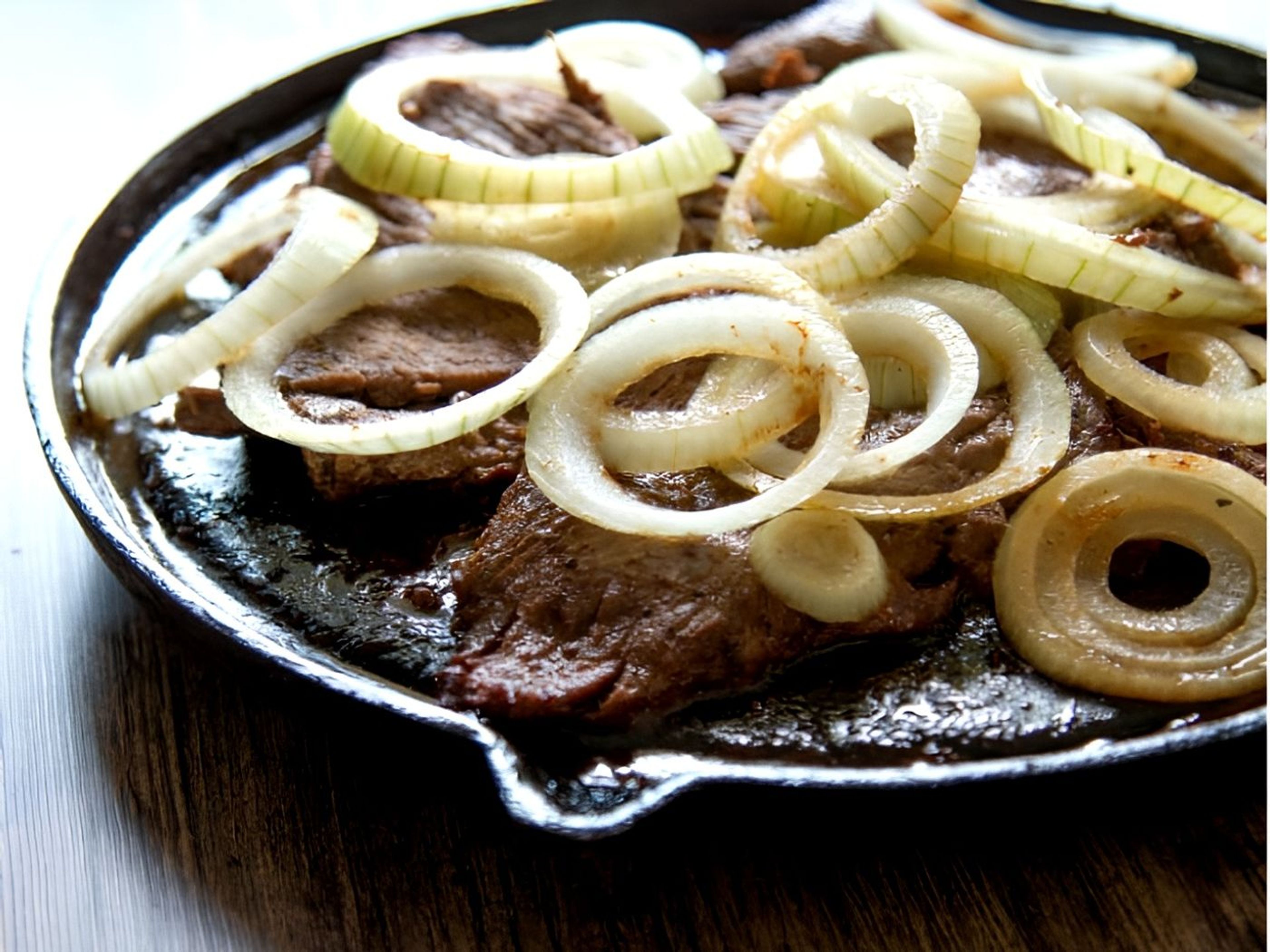 Bistec Encebollado.