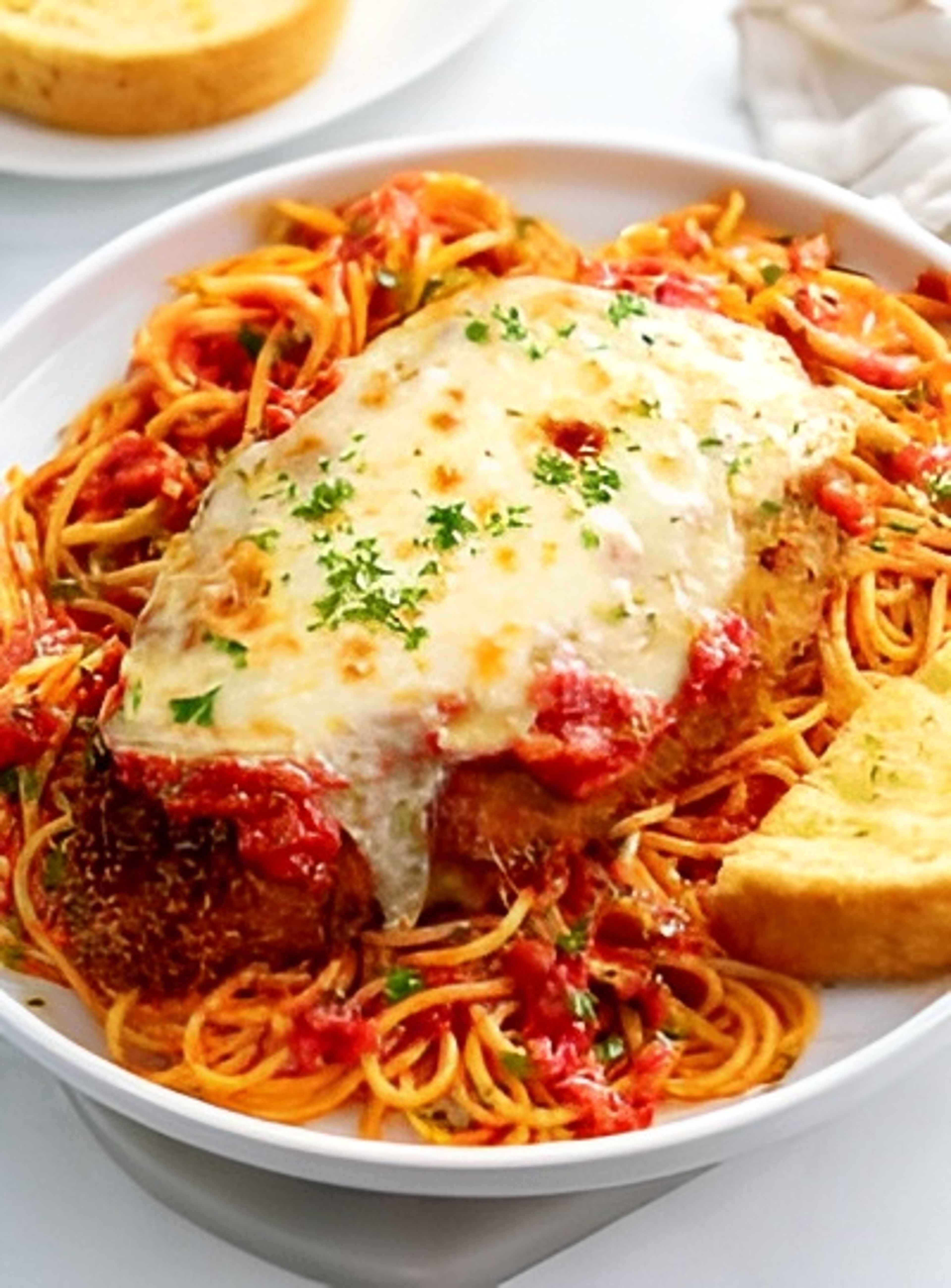 Chicken Parmesan w/ Spaghetti & Garlic Bread.