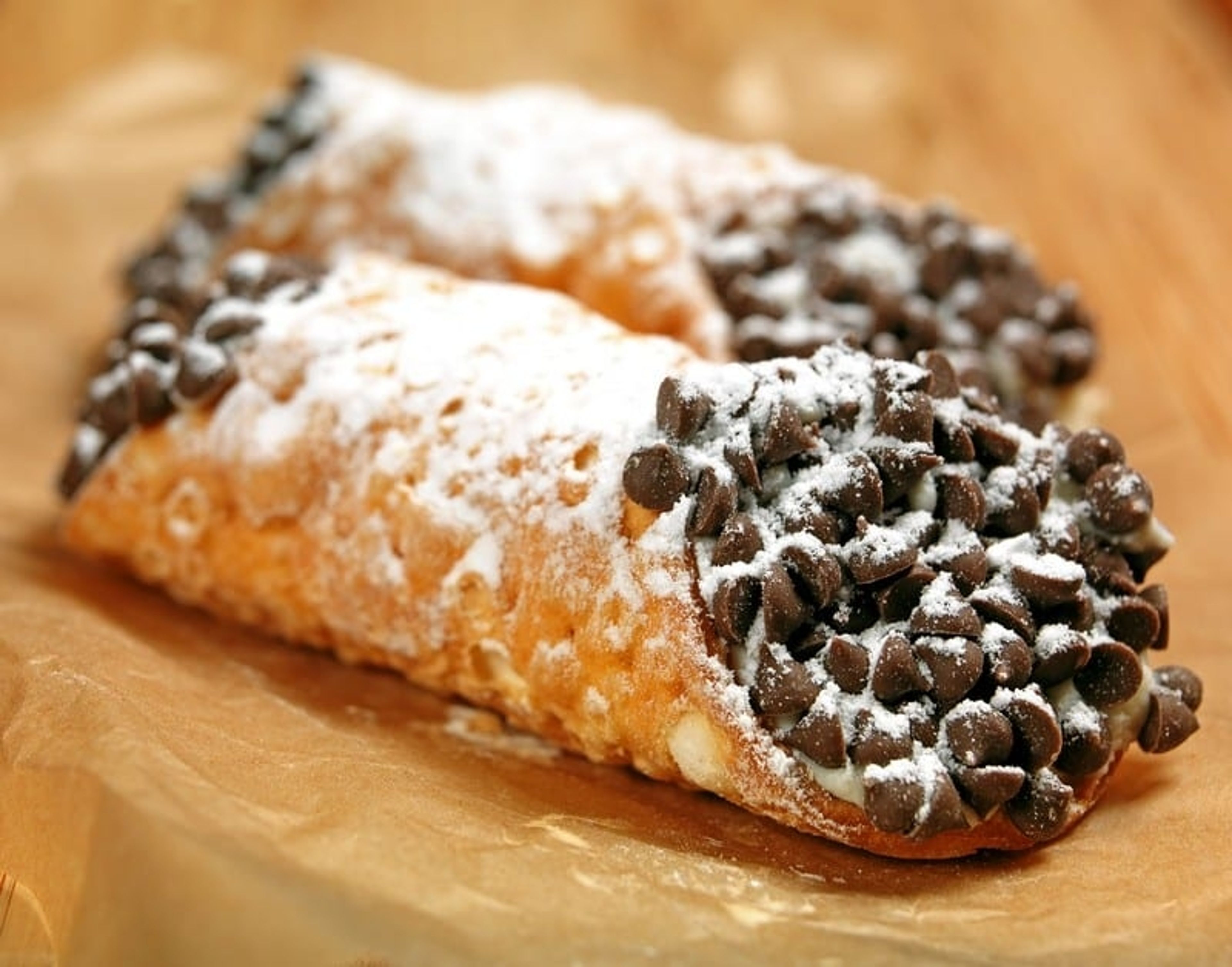 Cannoli, 2 Large.