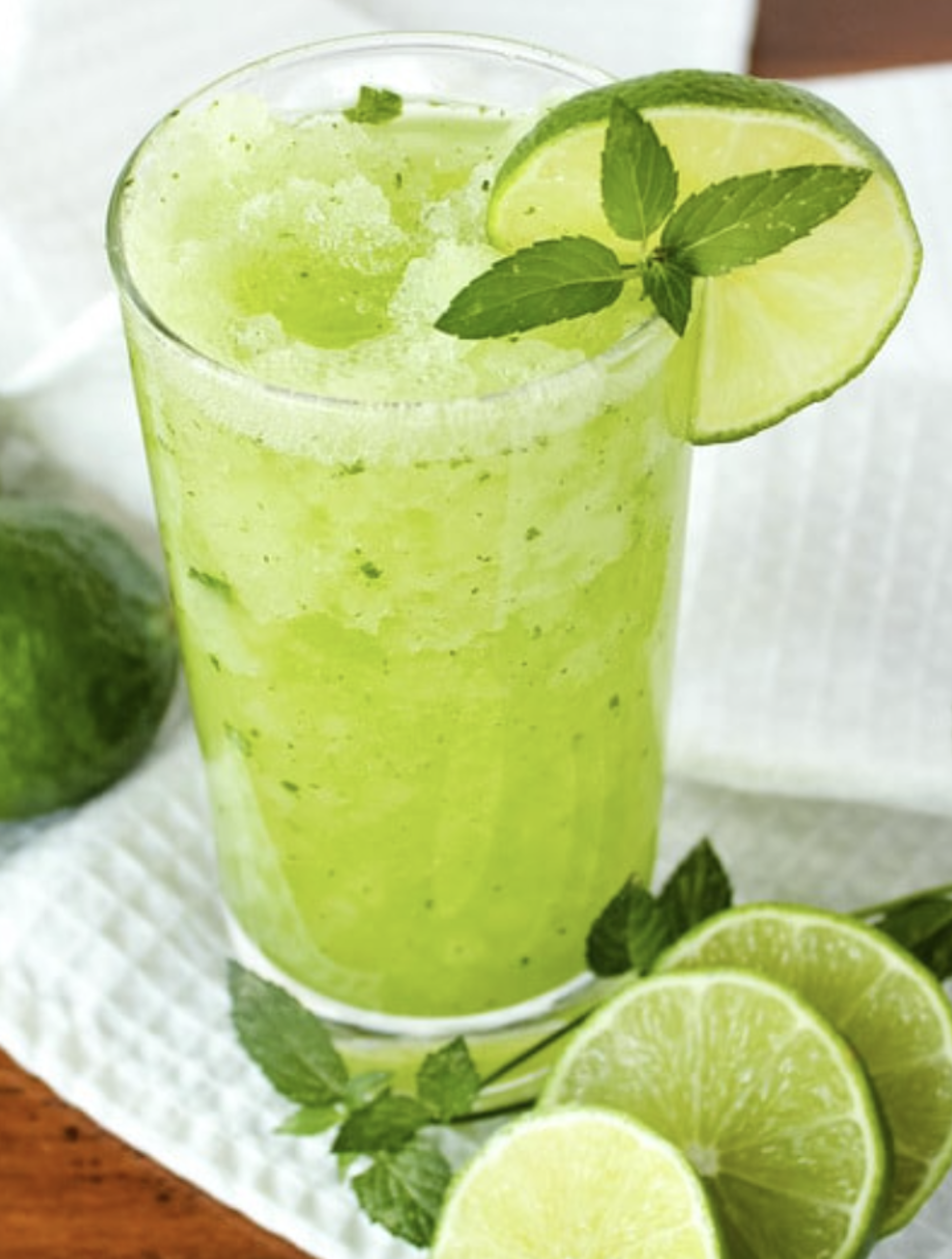Fresh Lime & Mint Drink.