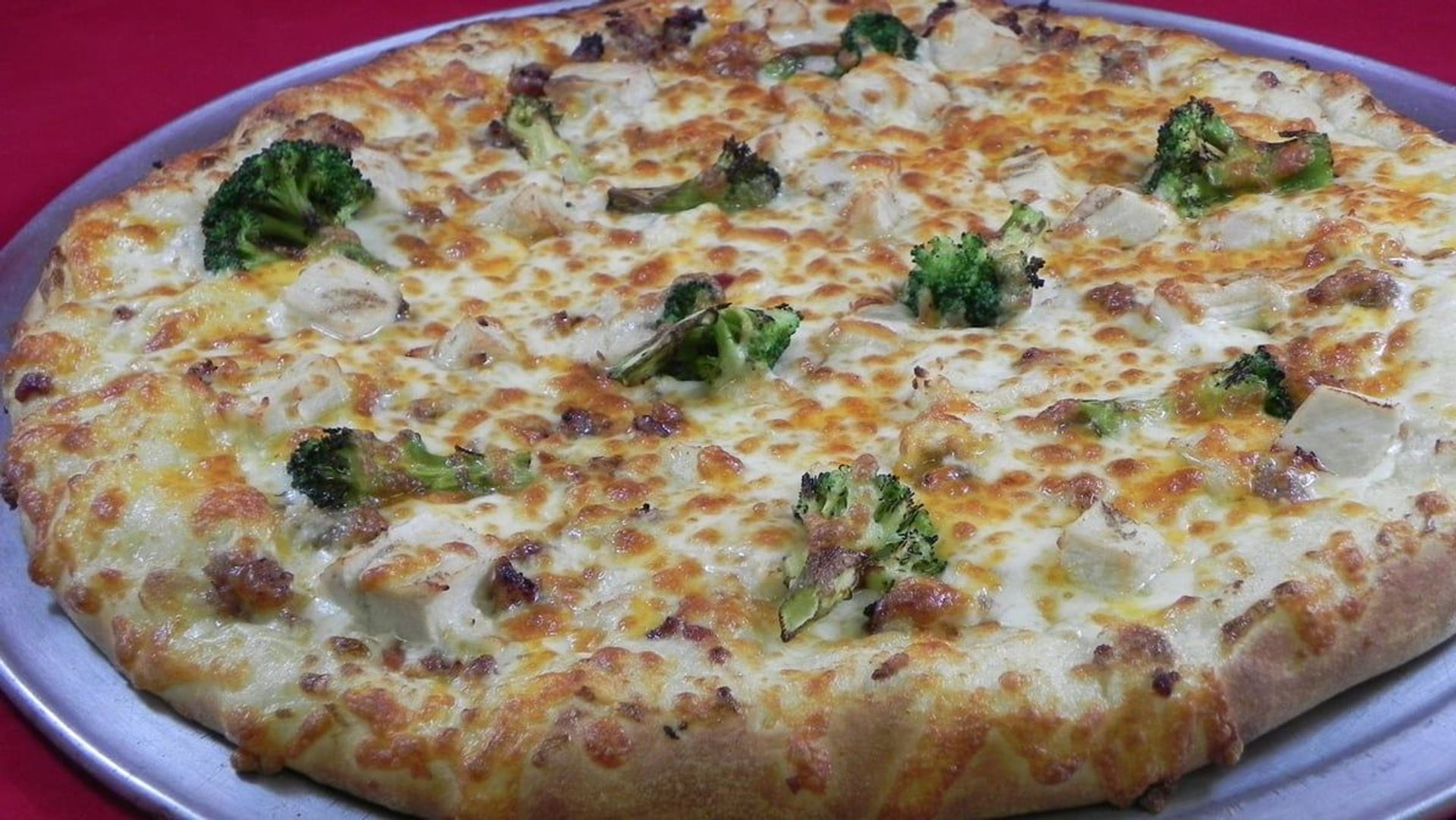 Broccoli Chicken Alfredo Pizza (Small 10'').