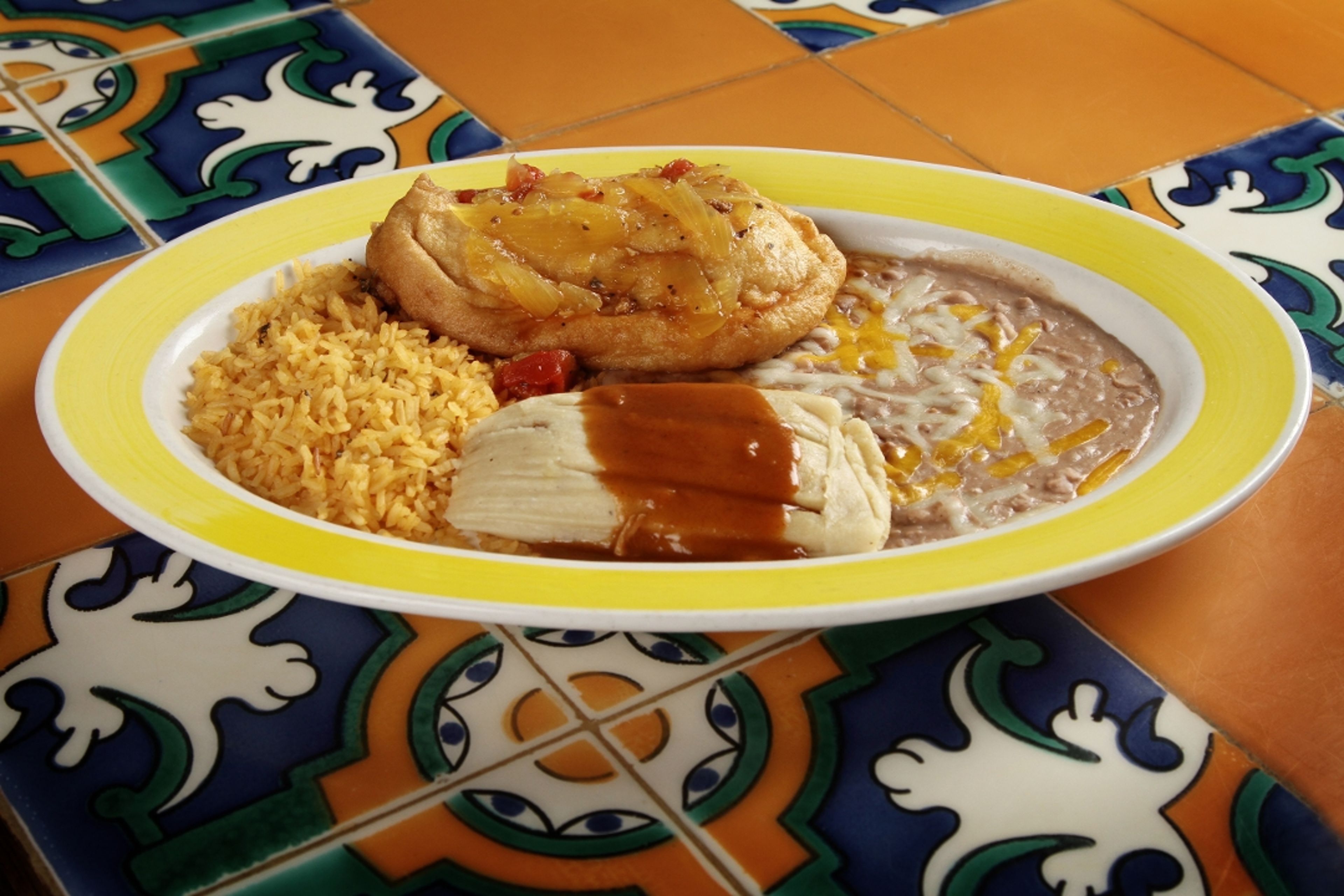 L-CHILE RELLENO & TAMAL.