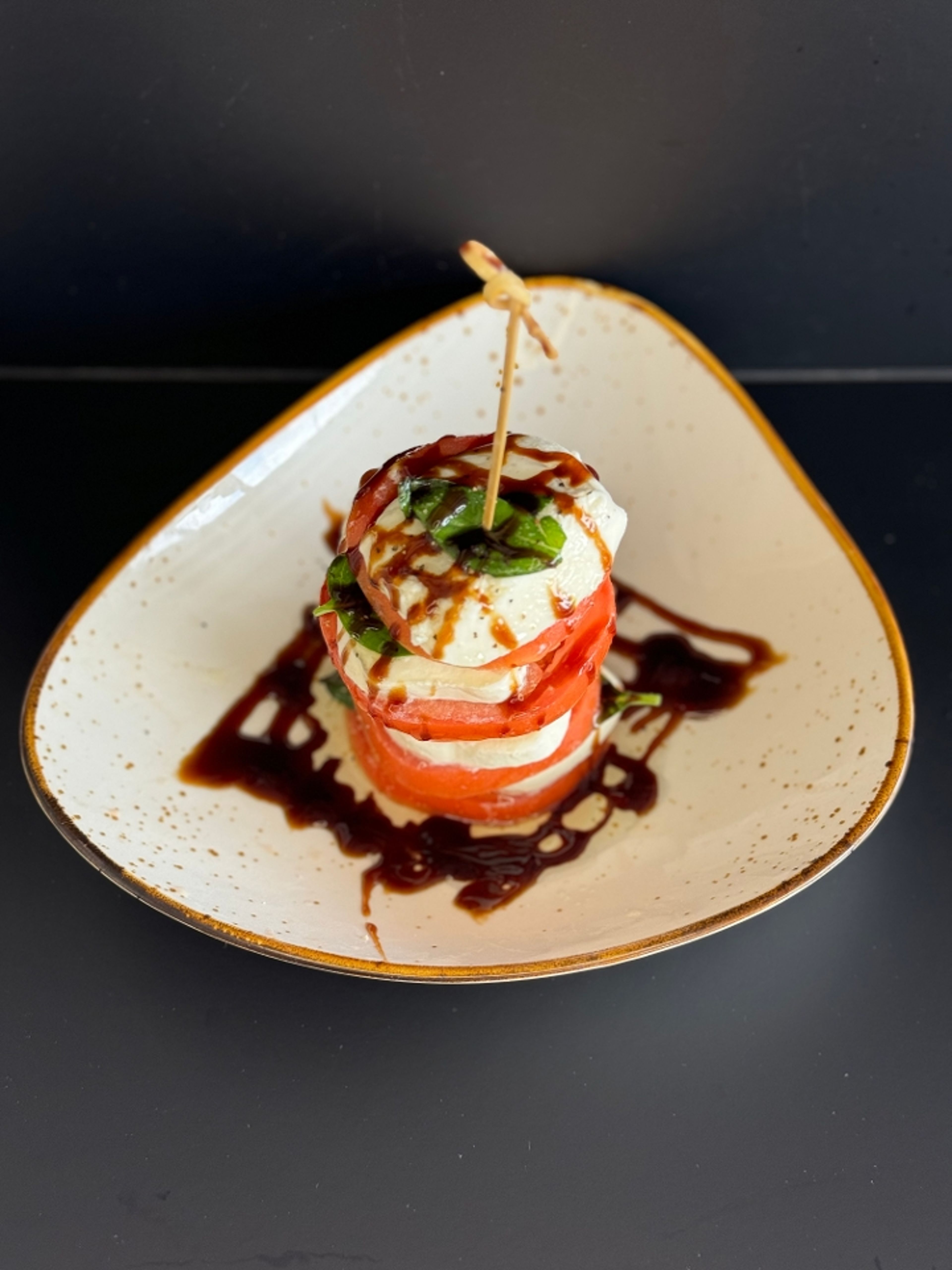 Mozzarella caprese.
