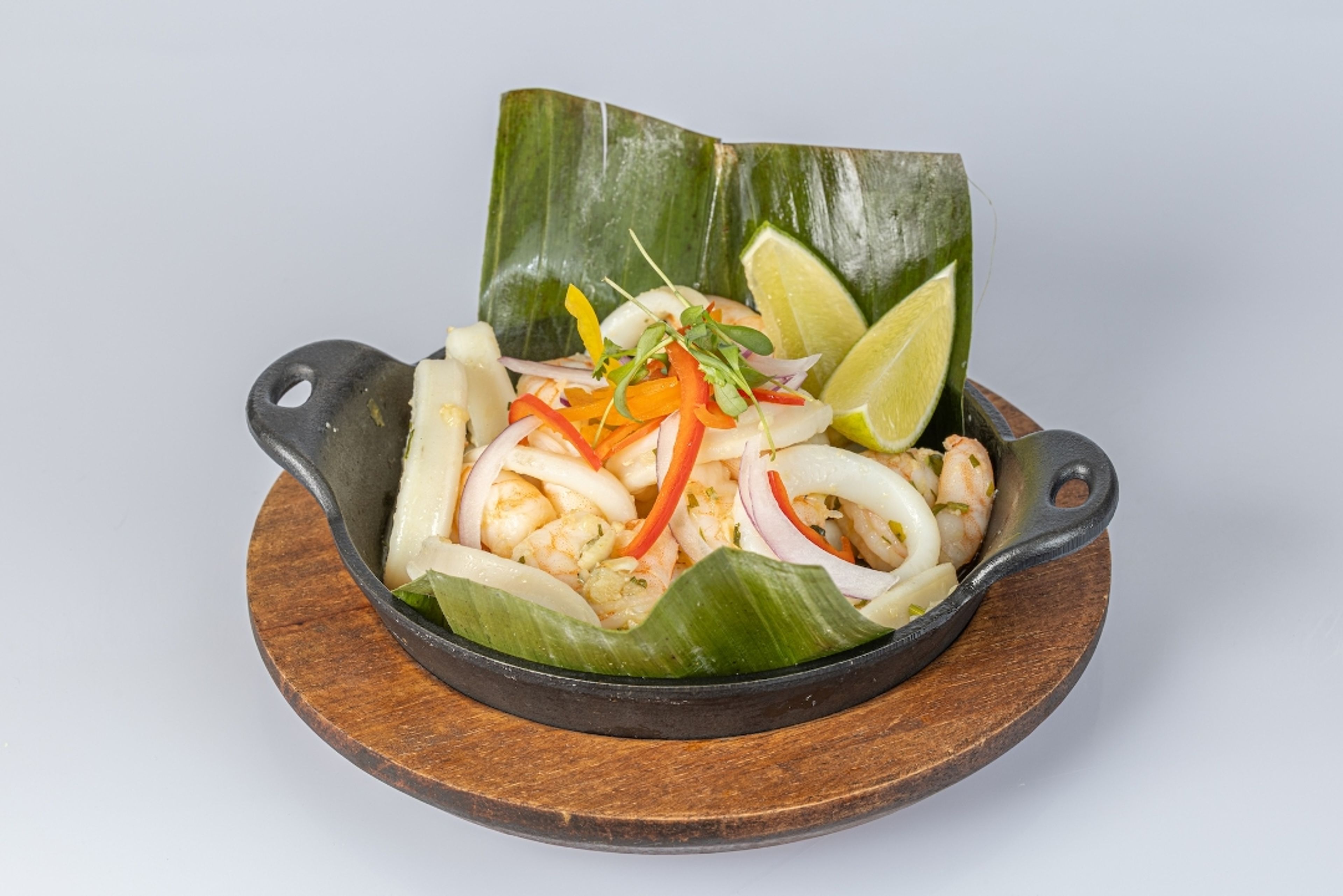 Camarón & Calamar al Ajillo.