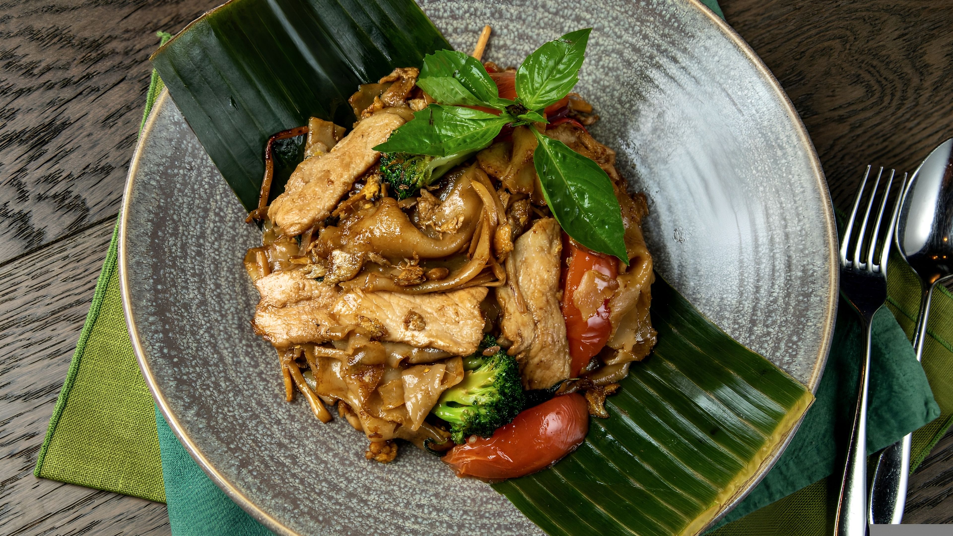 Party Size - Pad Khi Mao.