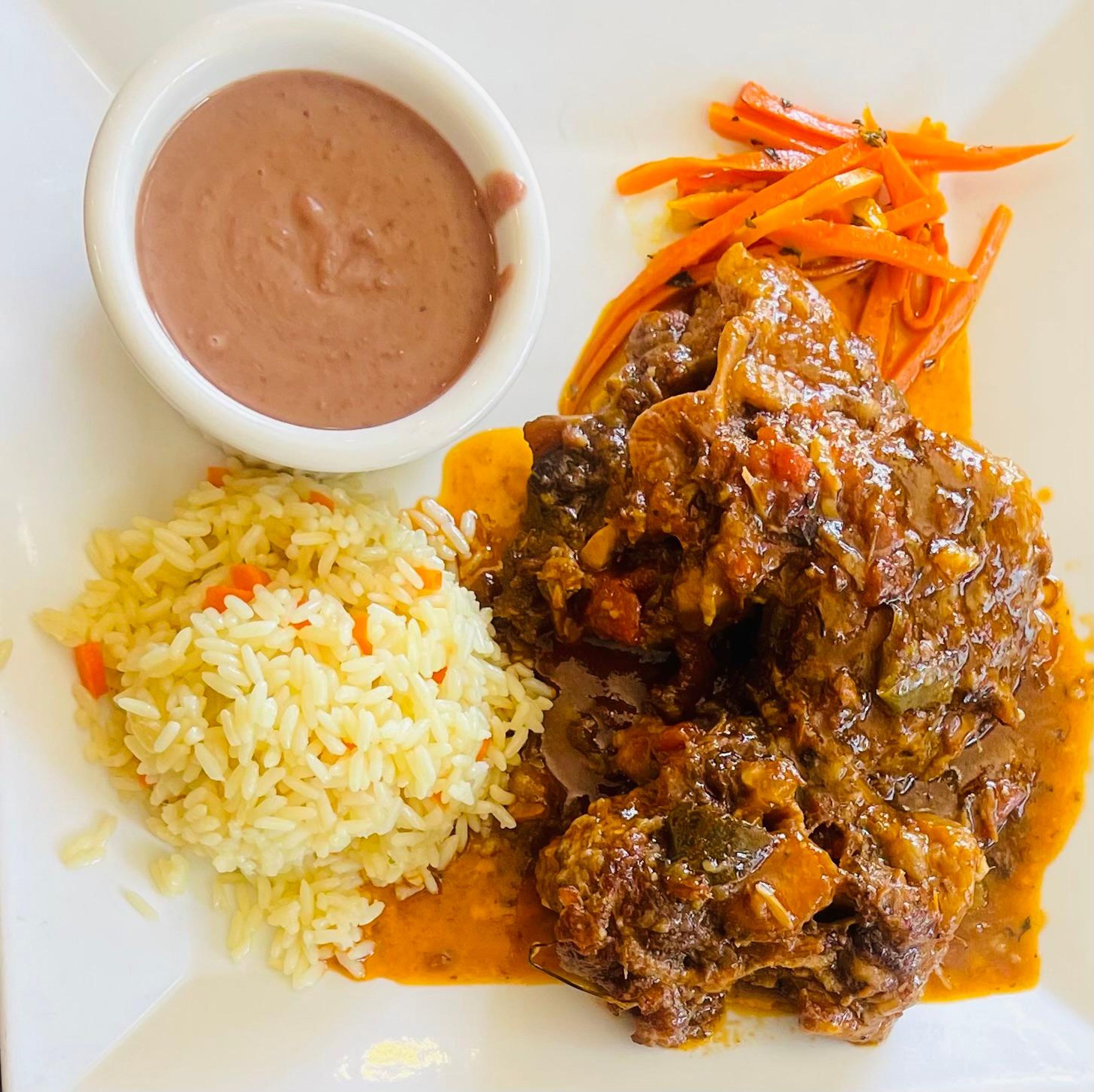 Cola de Res Horneada.