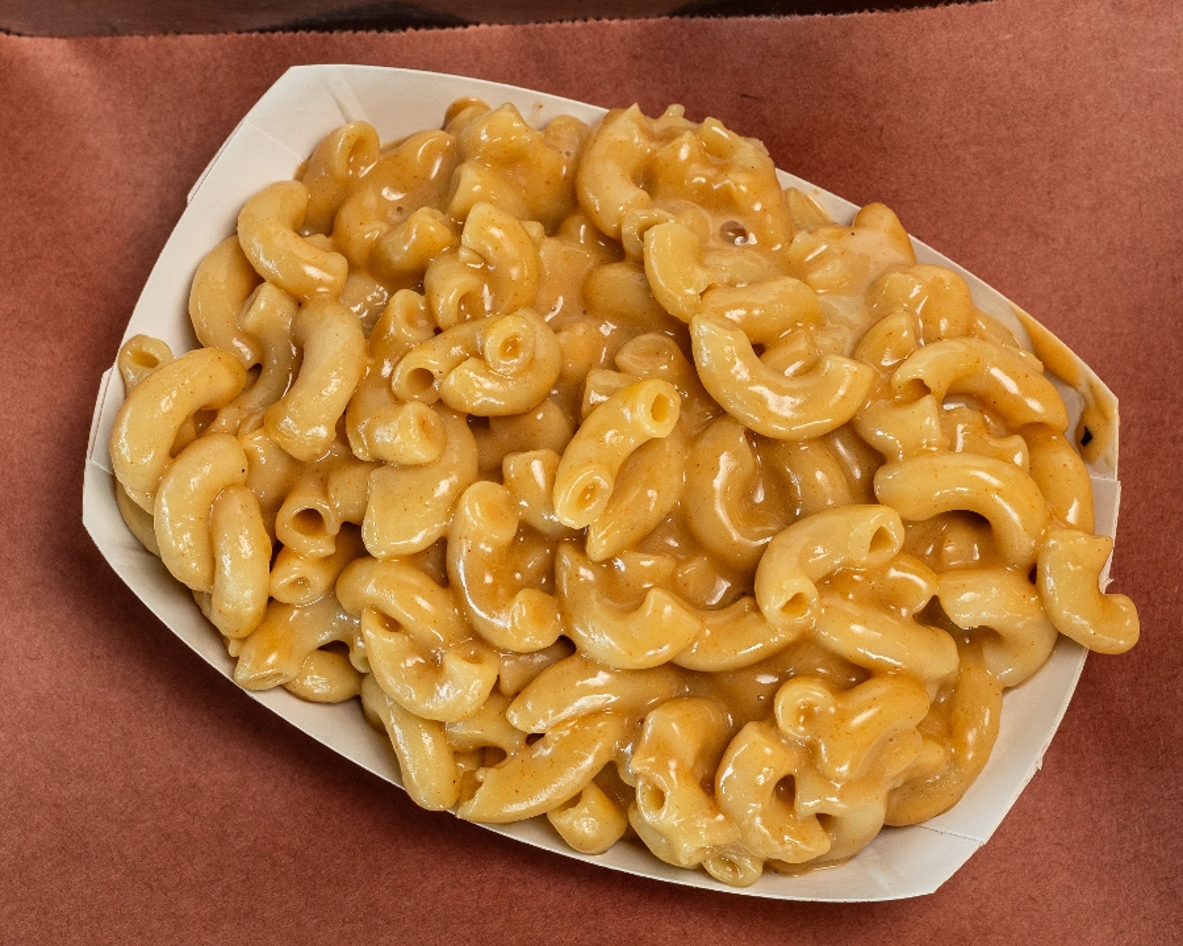 CREAMY MAC N CHEESE.