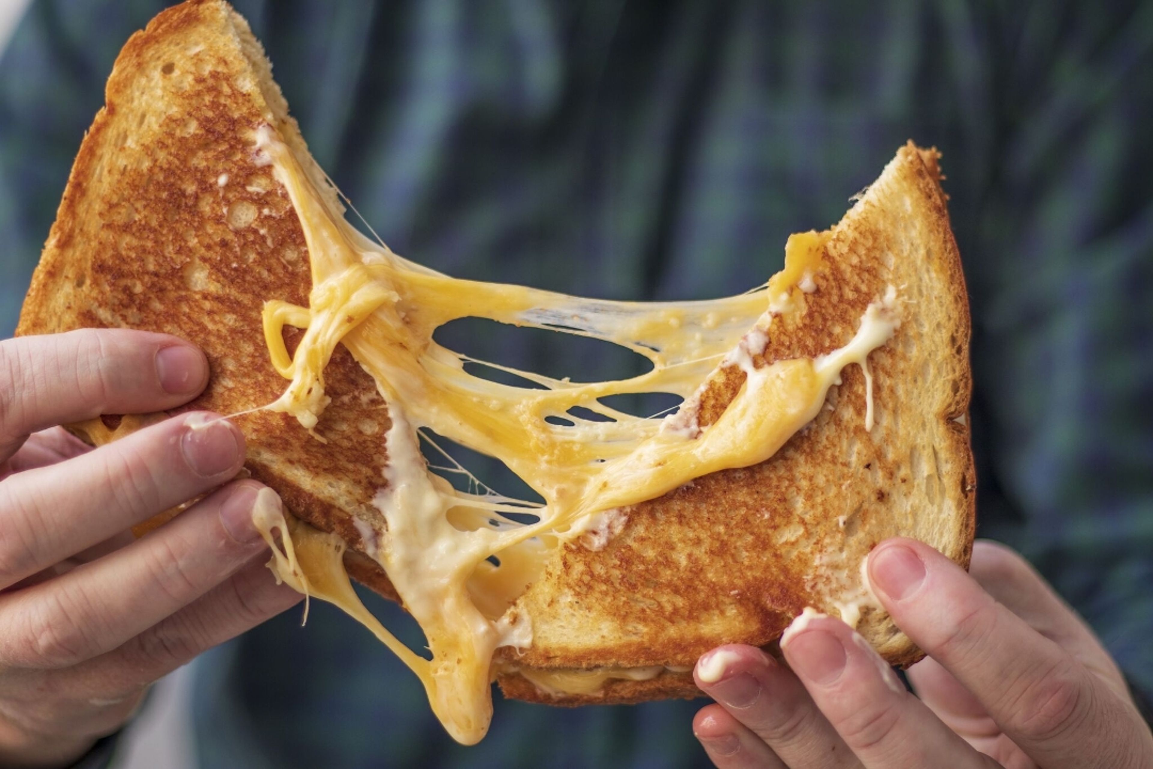 CRAFT "5" GRILLED CHEESE.