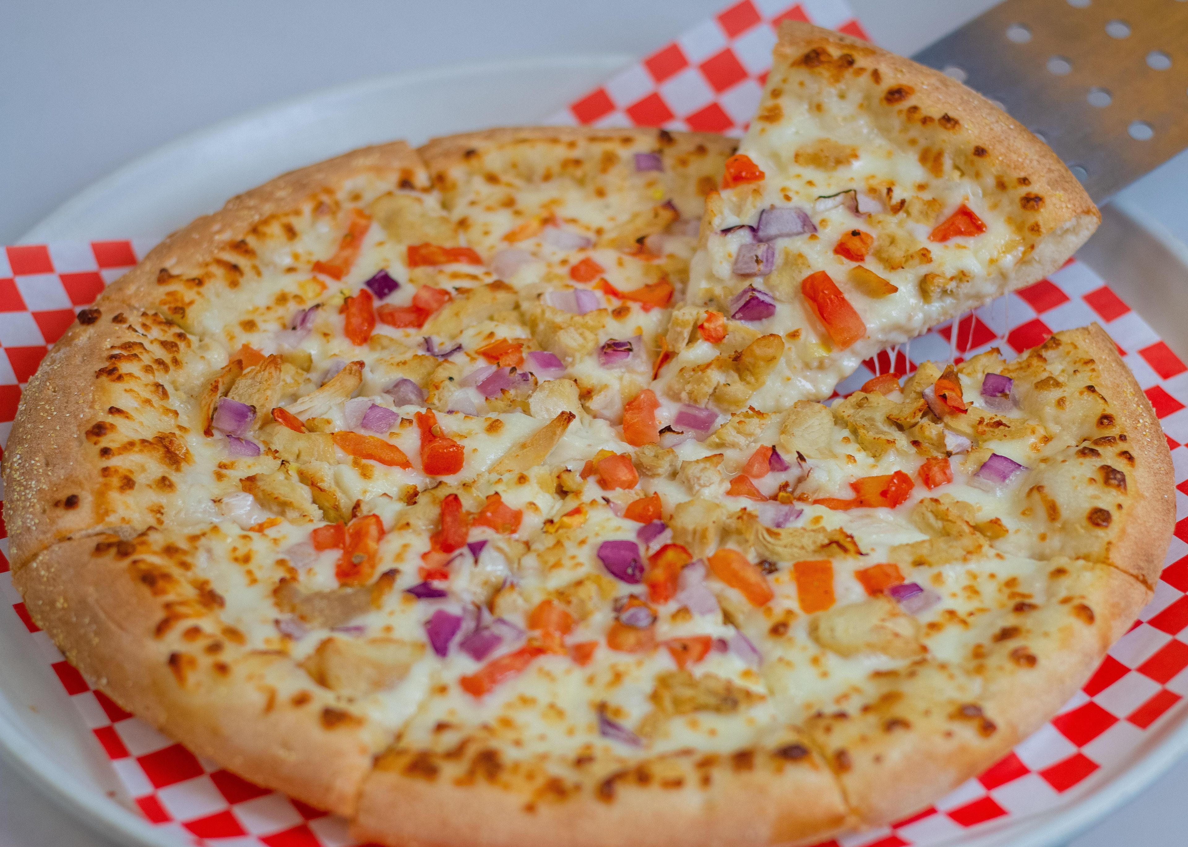 16" Garlic Chicken Pizza.