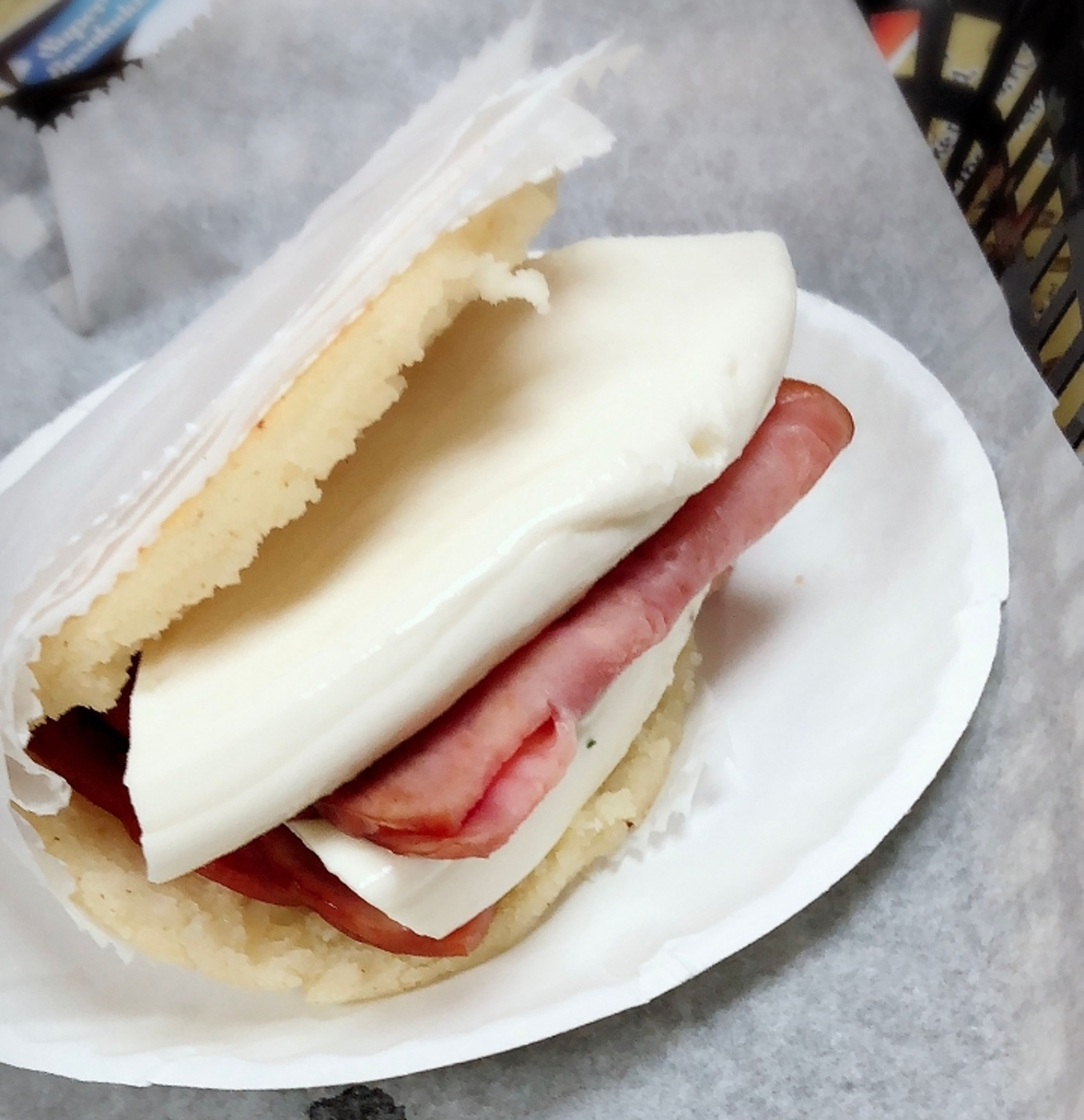Arepa Jamon y Queso/Ham&Cheese.