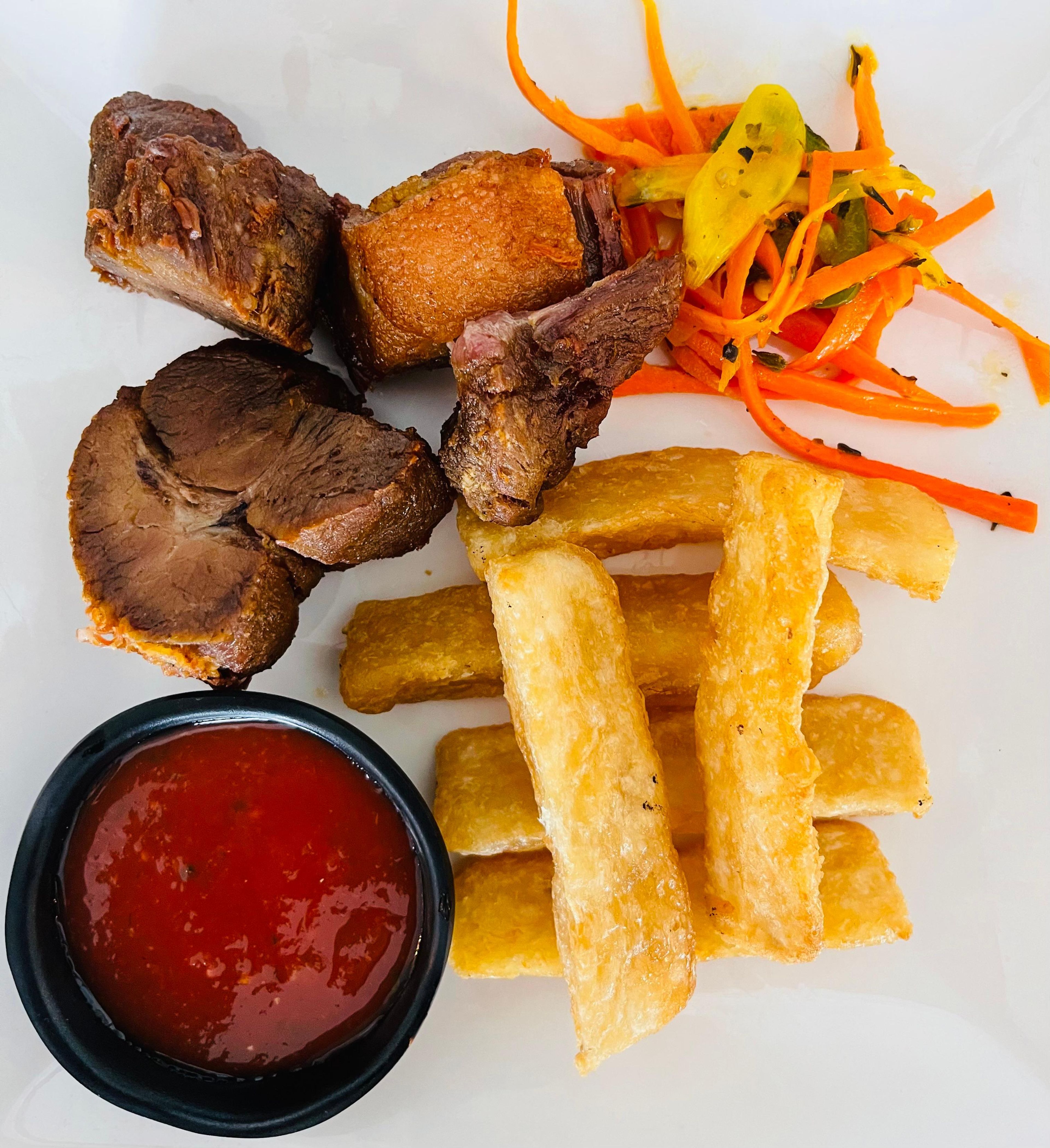 Yuca Cocida o Frita.