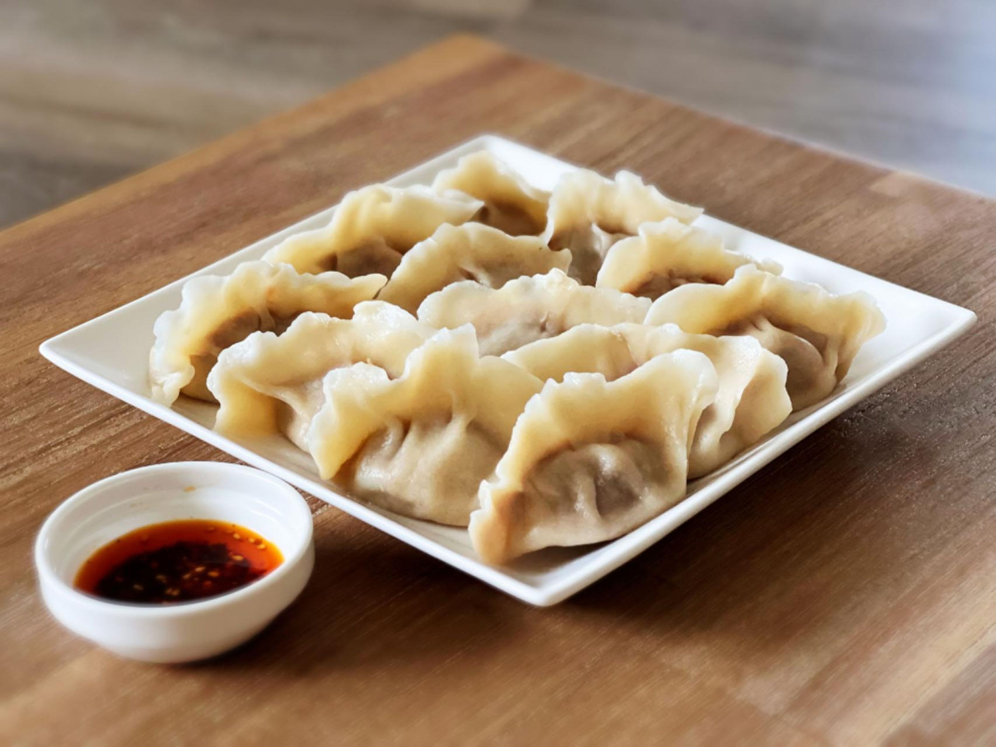 Handcrafted Dumplings - Beef with Celery (10 Piece) 手工牛肉芹菜水饺.