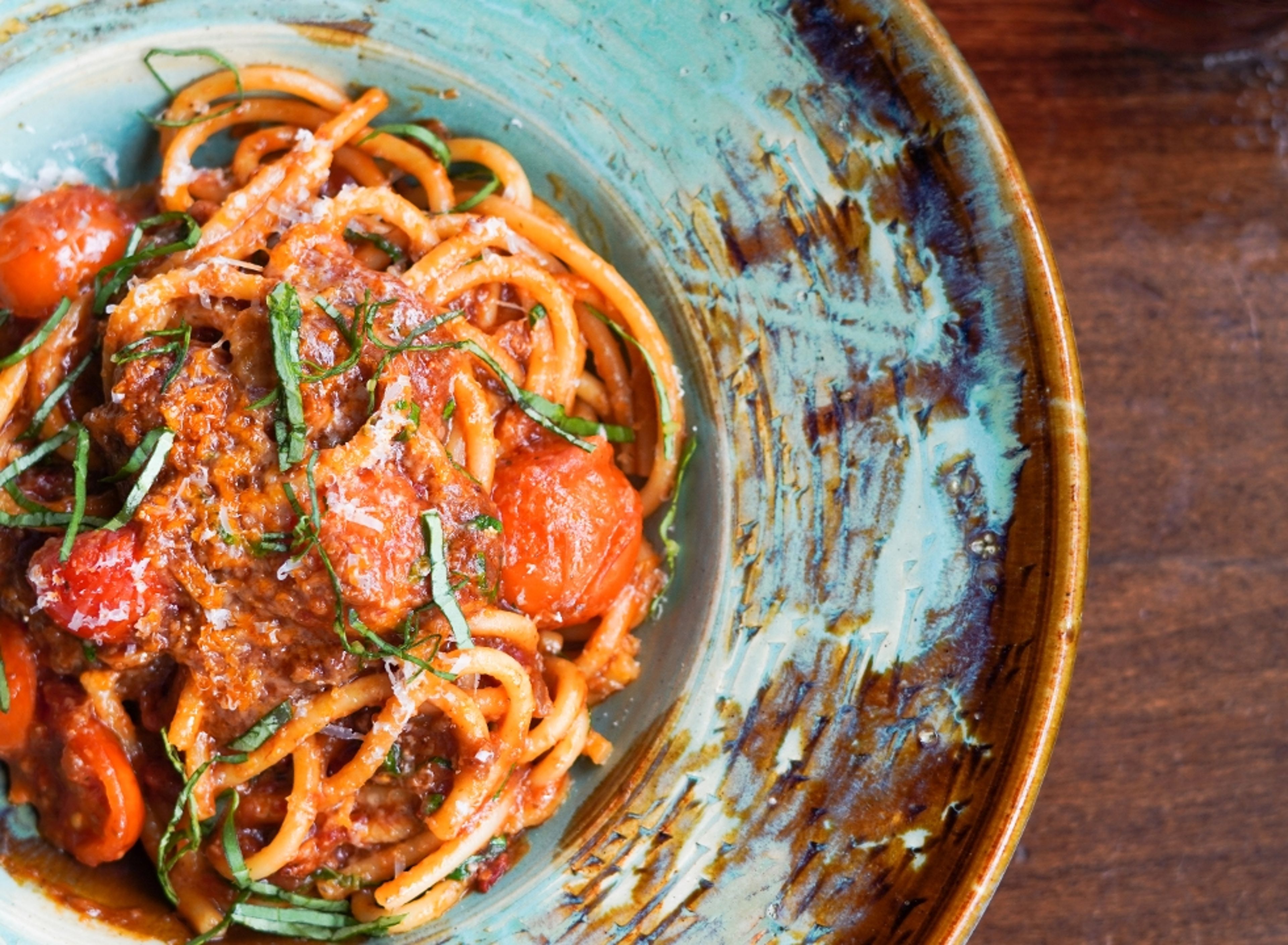 Bucatini al pomodoro.