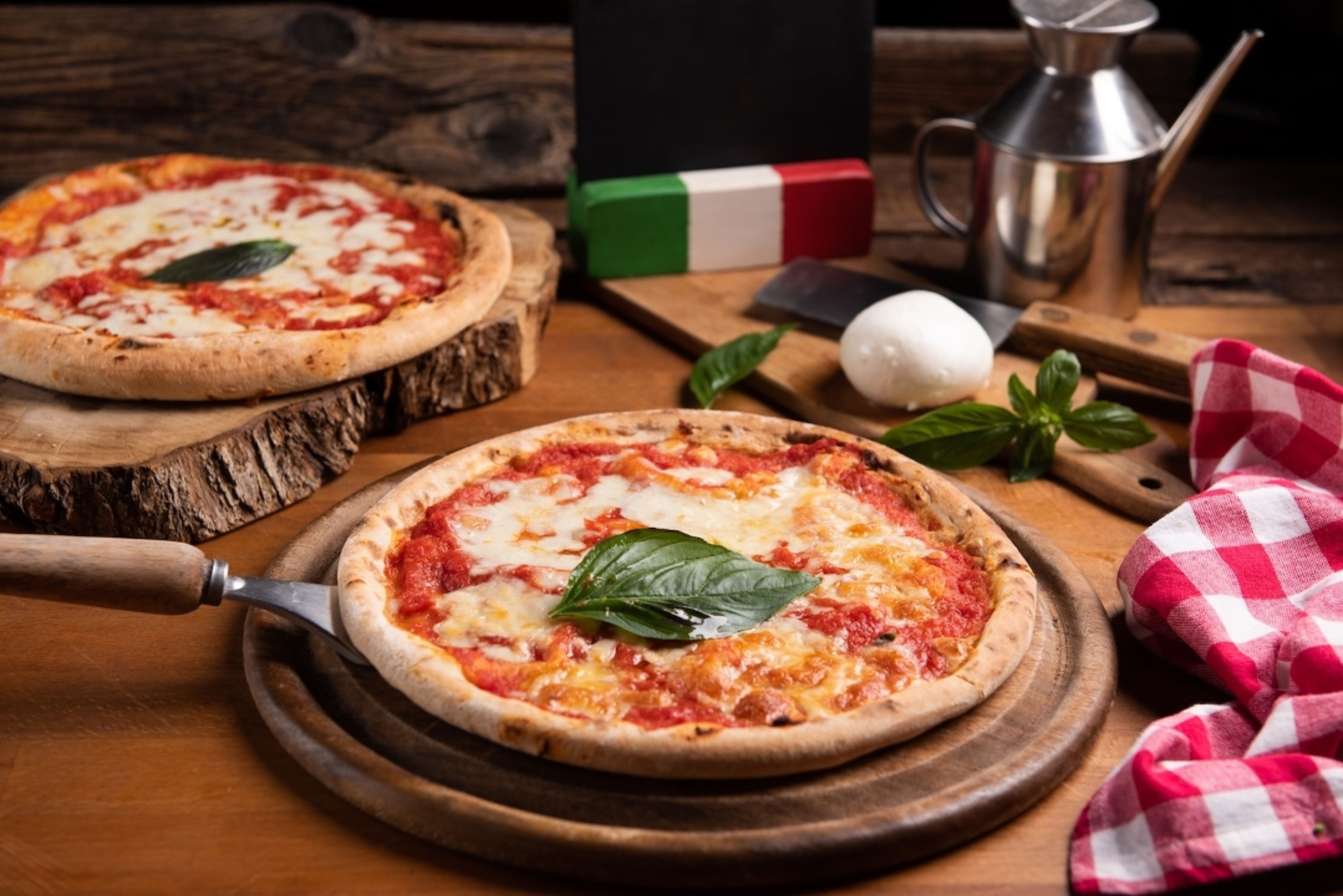 TOMATO MOZARELLA AND BASIL 16".