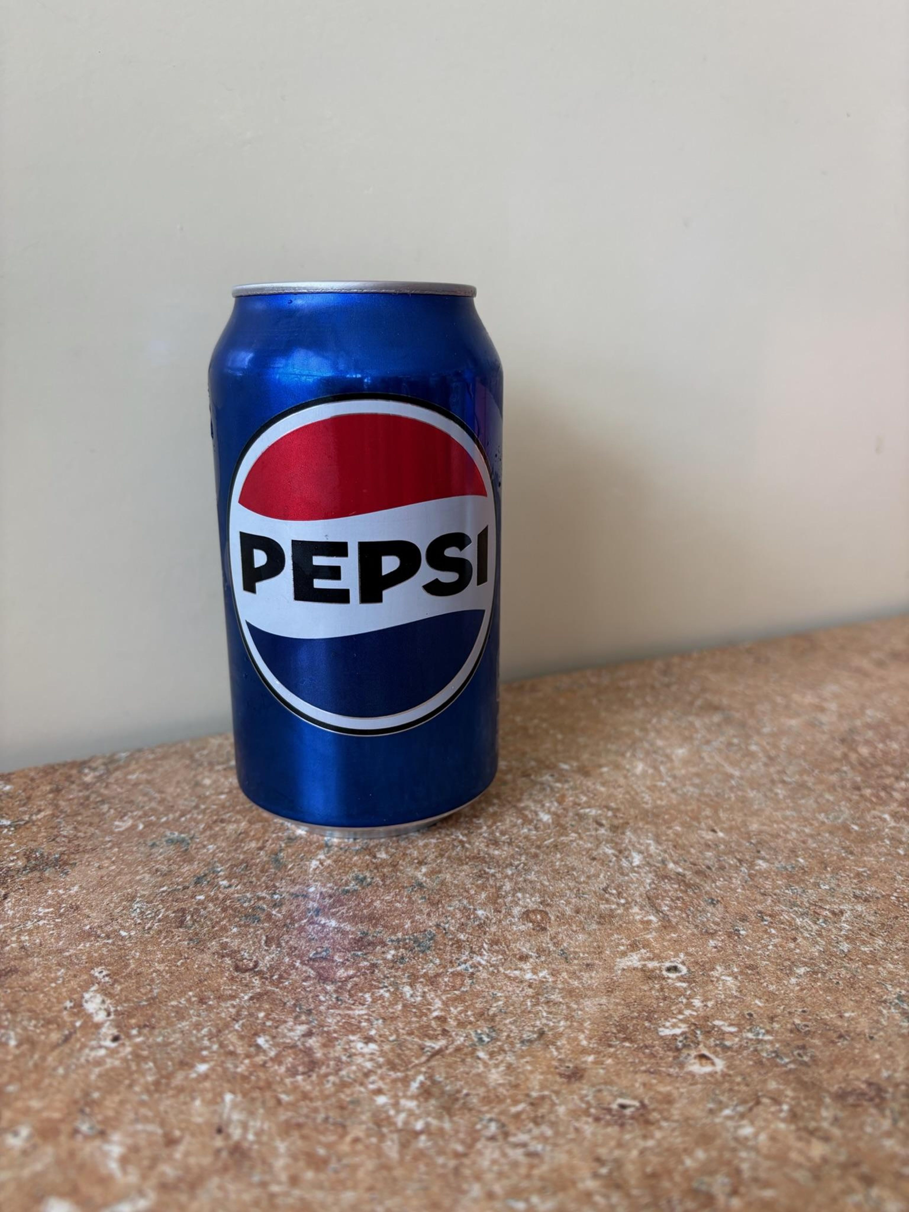 Can: Pepsi.
