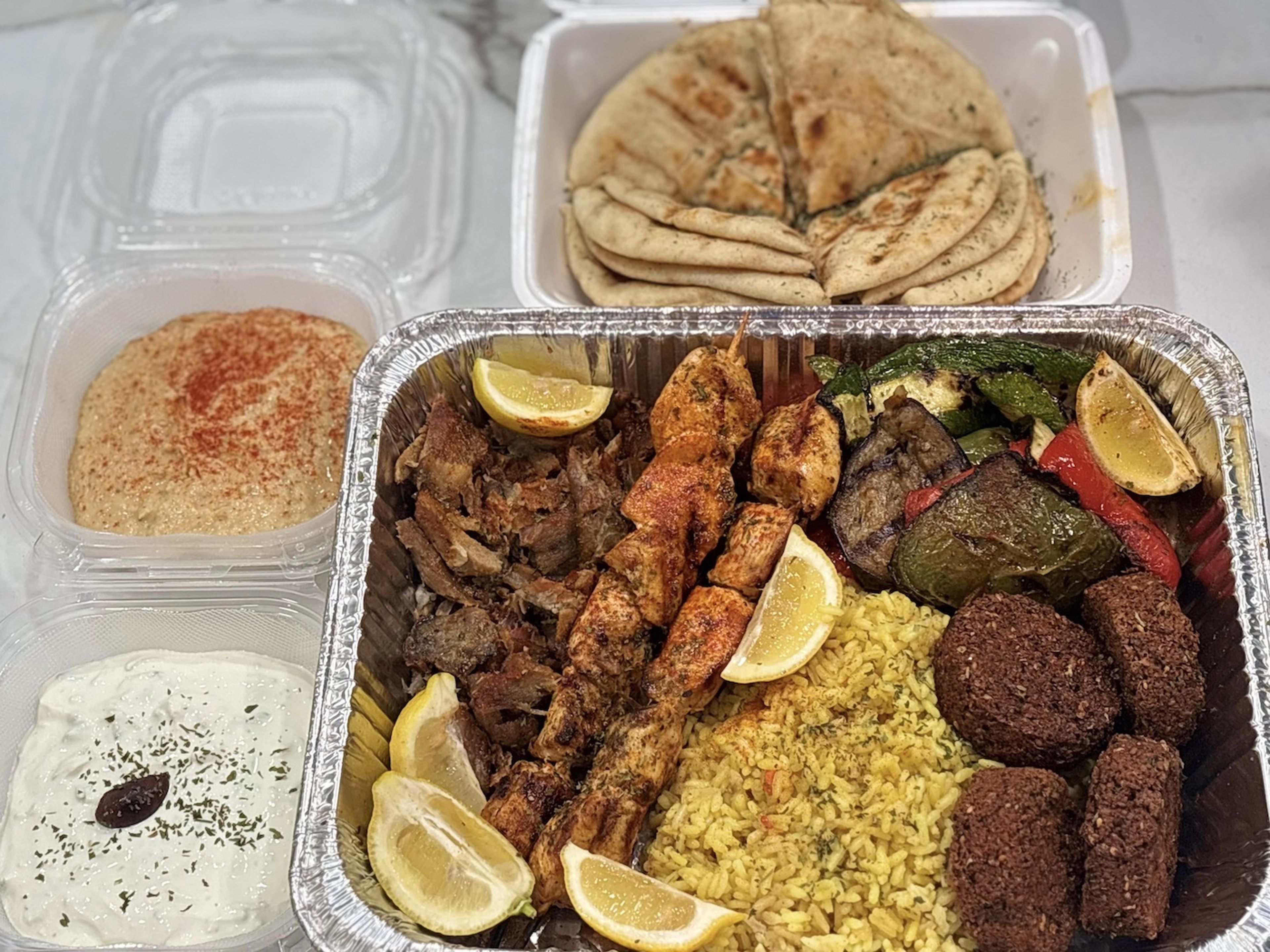 GREEK GUYS FAMILY FEAST FOR 4 TO 5 PERSON.