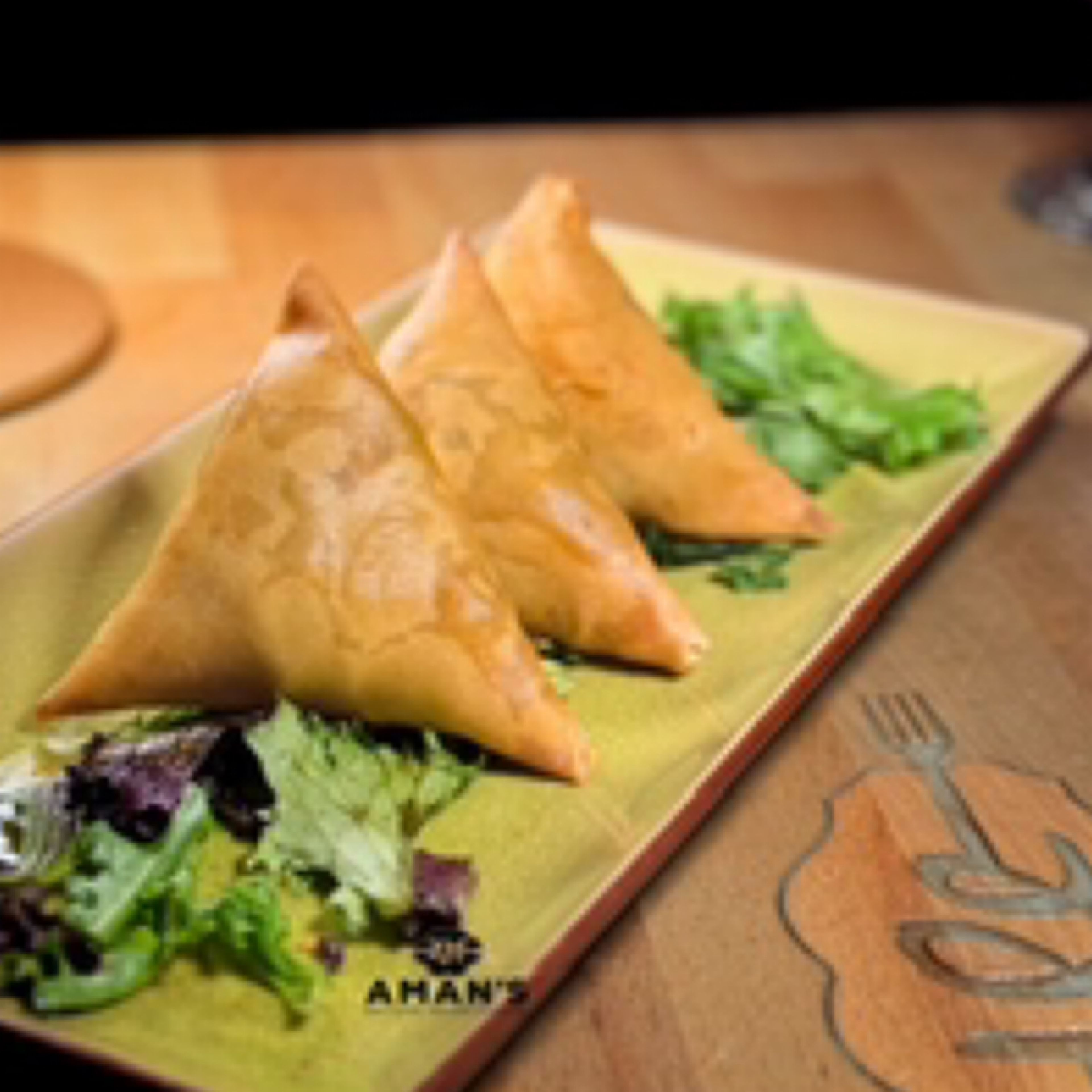 ◼️ Mom’s Kenyan Veg Samosa (V).