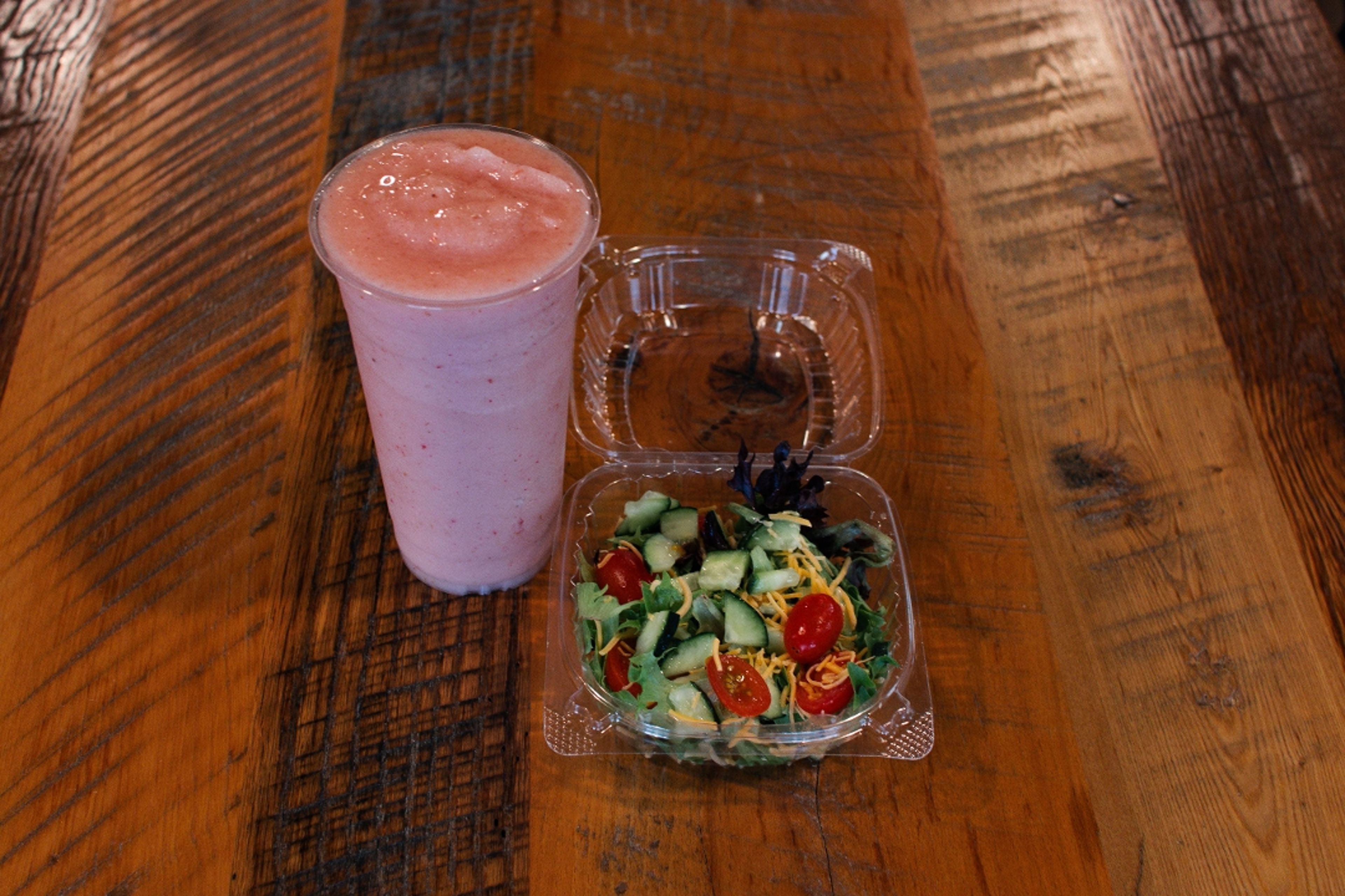 SMOOTHIE & SIDE SALAD.