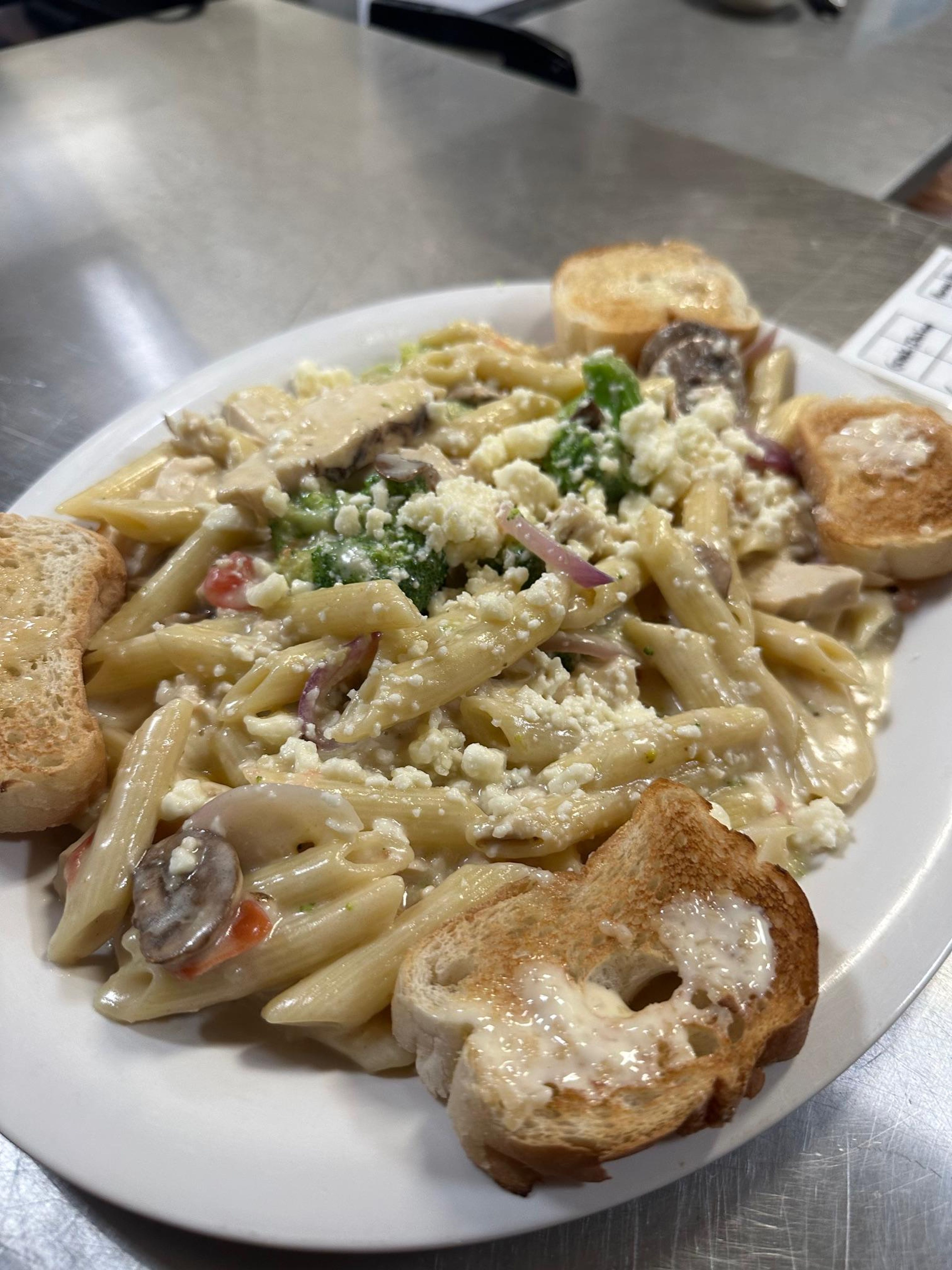 Shoots Chicken Pasta.